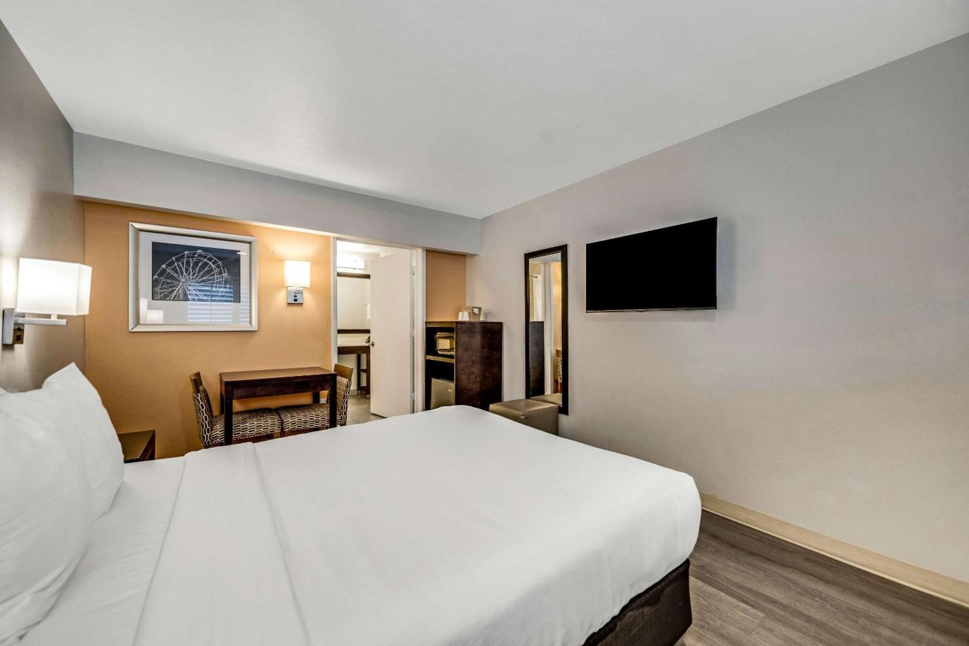 Queen Room - Disability Access - Non-Smoking