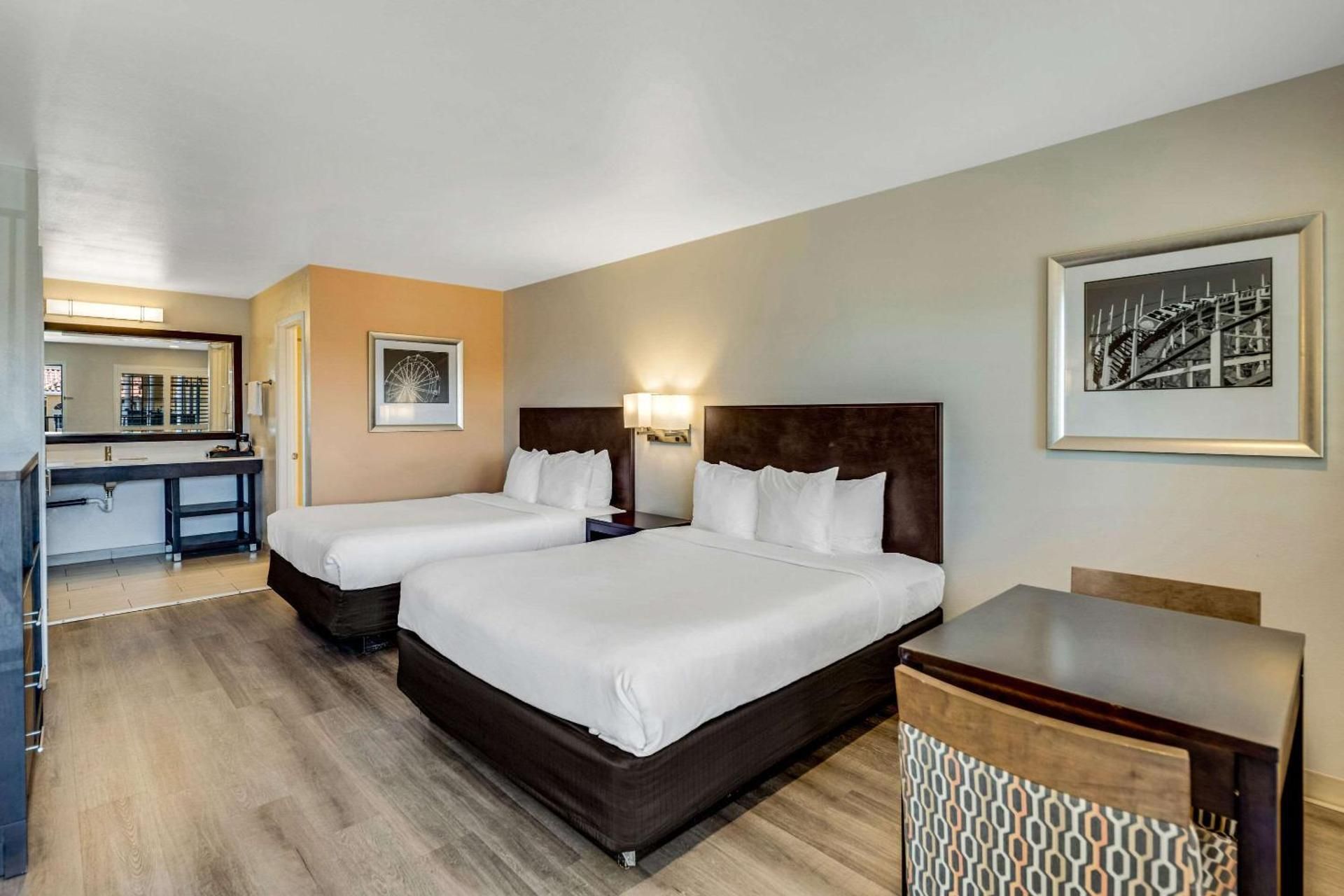 Standard Queen Room with Two Queen Beds