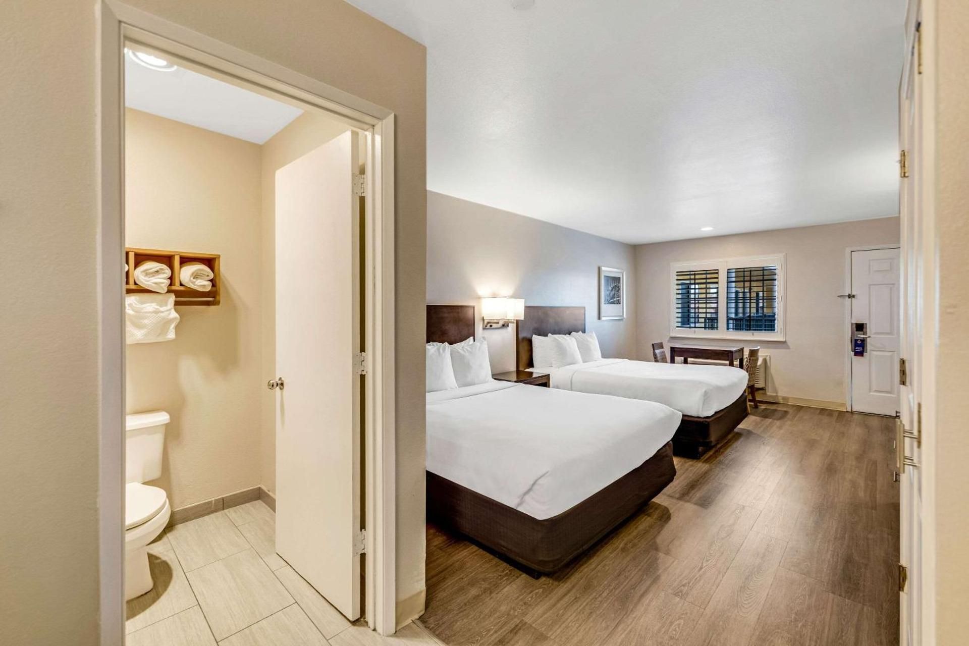 Standard Queen Room with Two Queen Beds