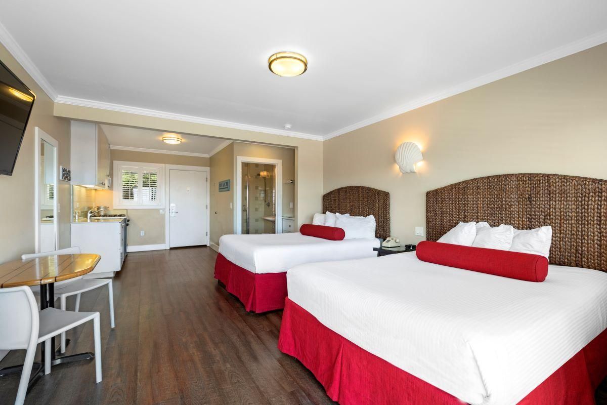 Two Queen beds, Ocean view with Balcony