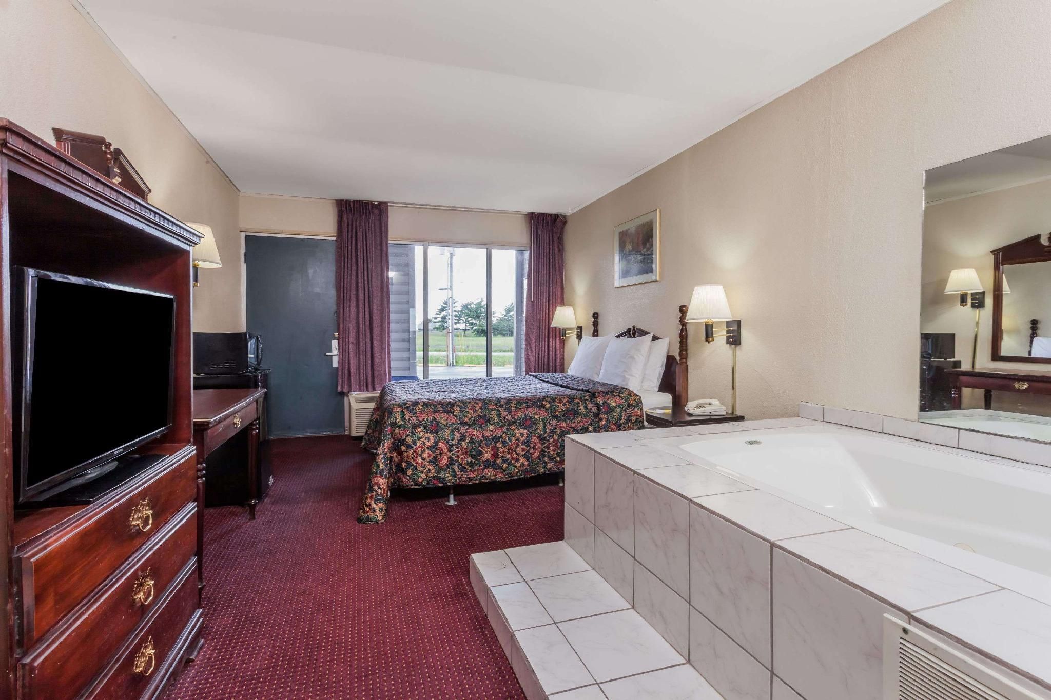 1 King Bed, Studio Suite, Non-Smoking