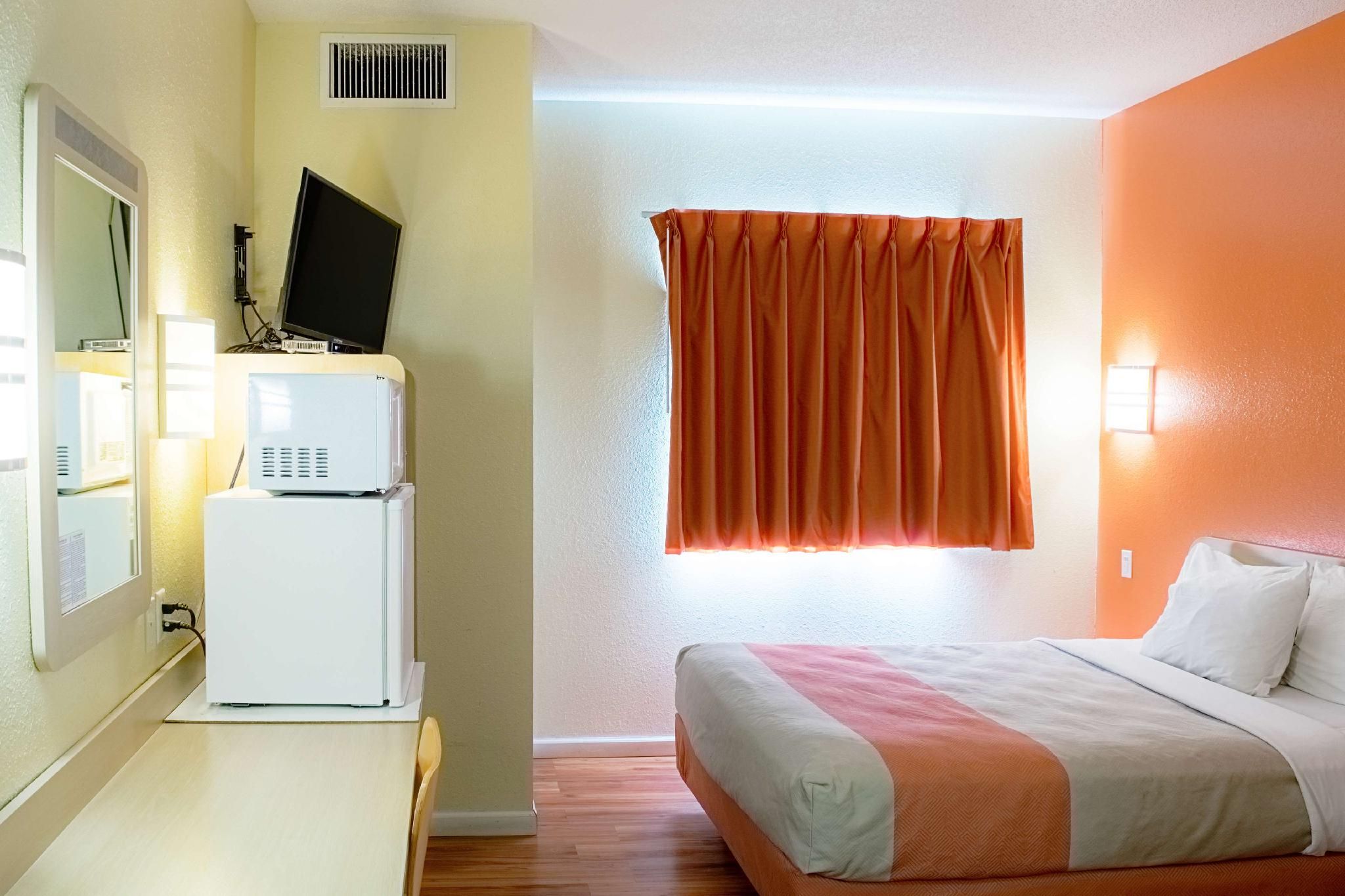 1 Queen Bed | Suite, Non-Smoking, Hot Tub