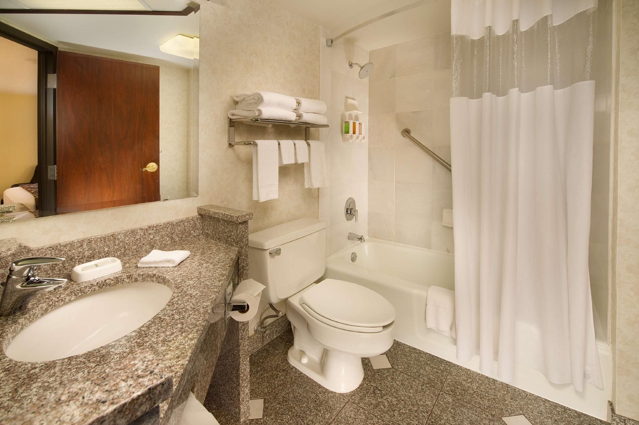2 Queen Bed Suite, 2 Rooms with Sofa Sleeper, Accessible with Roll-in Shower