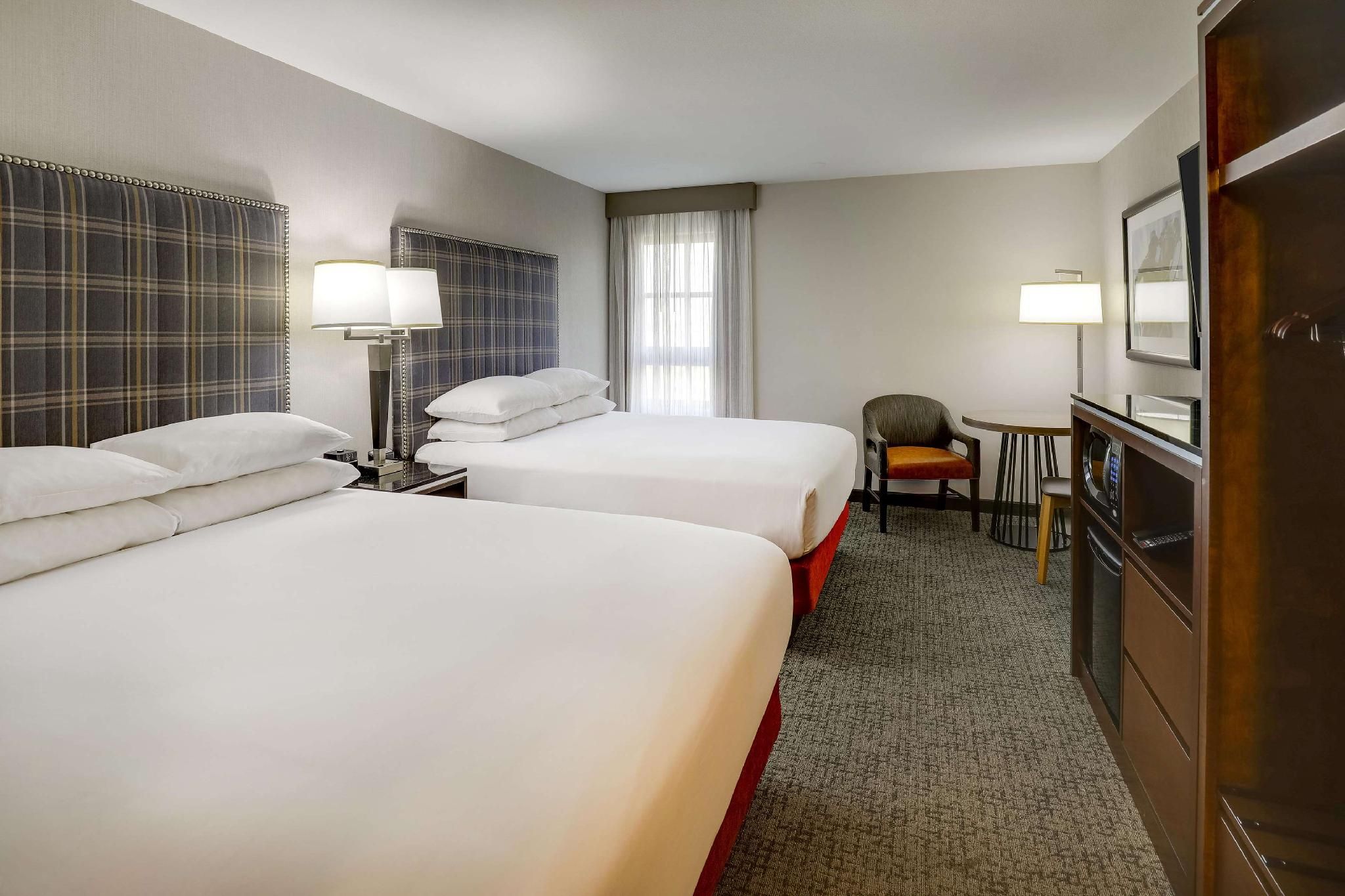 2 Queen Beds Upper Floor