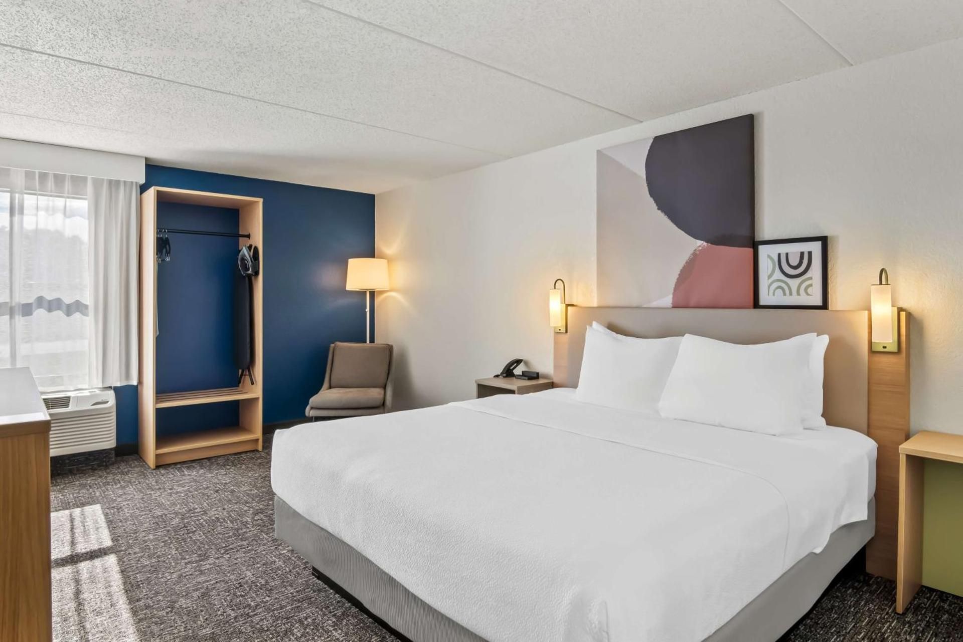 1 King Bed