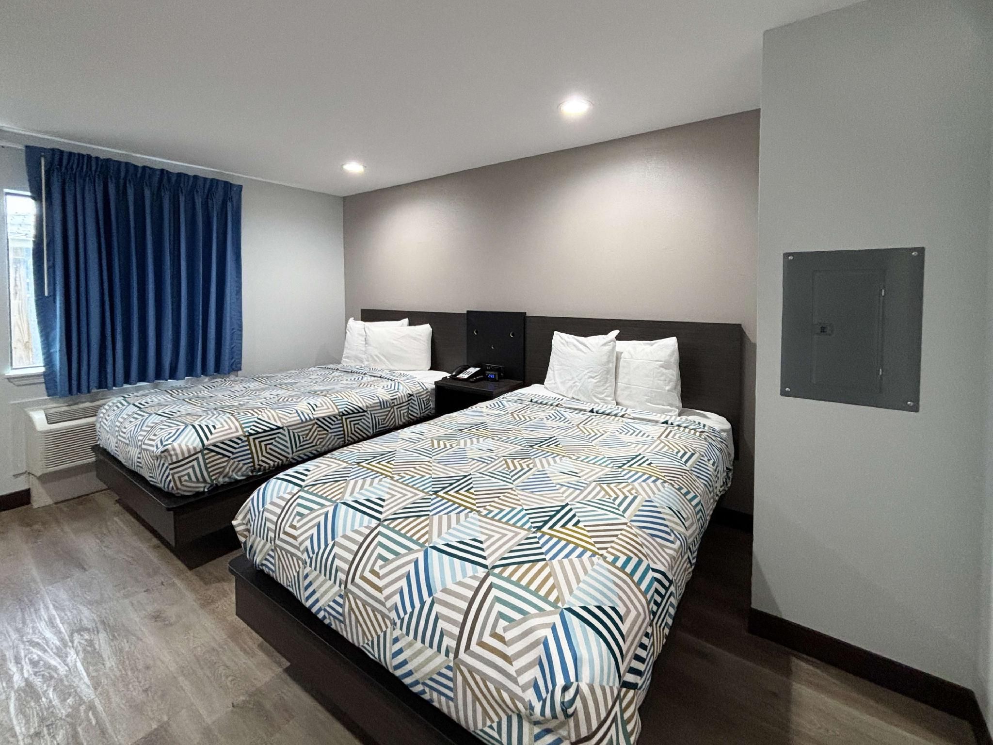 2 Full Beds | Non-Smoking, Micfridge