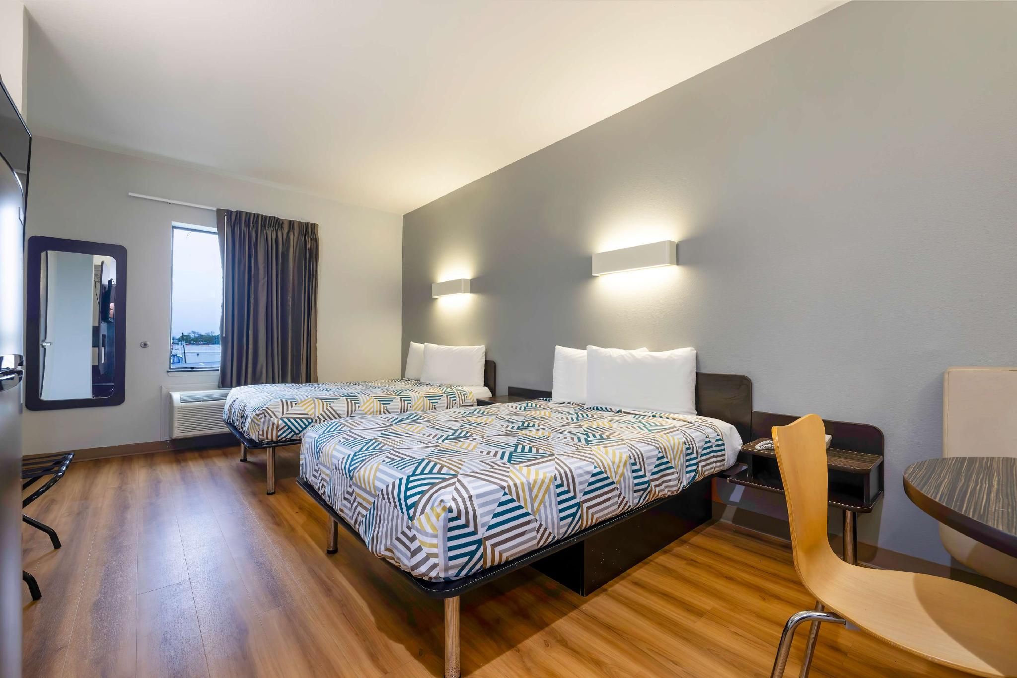 2 Full Beds | Non-Smoking, Micfridge