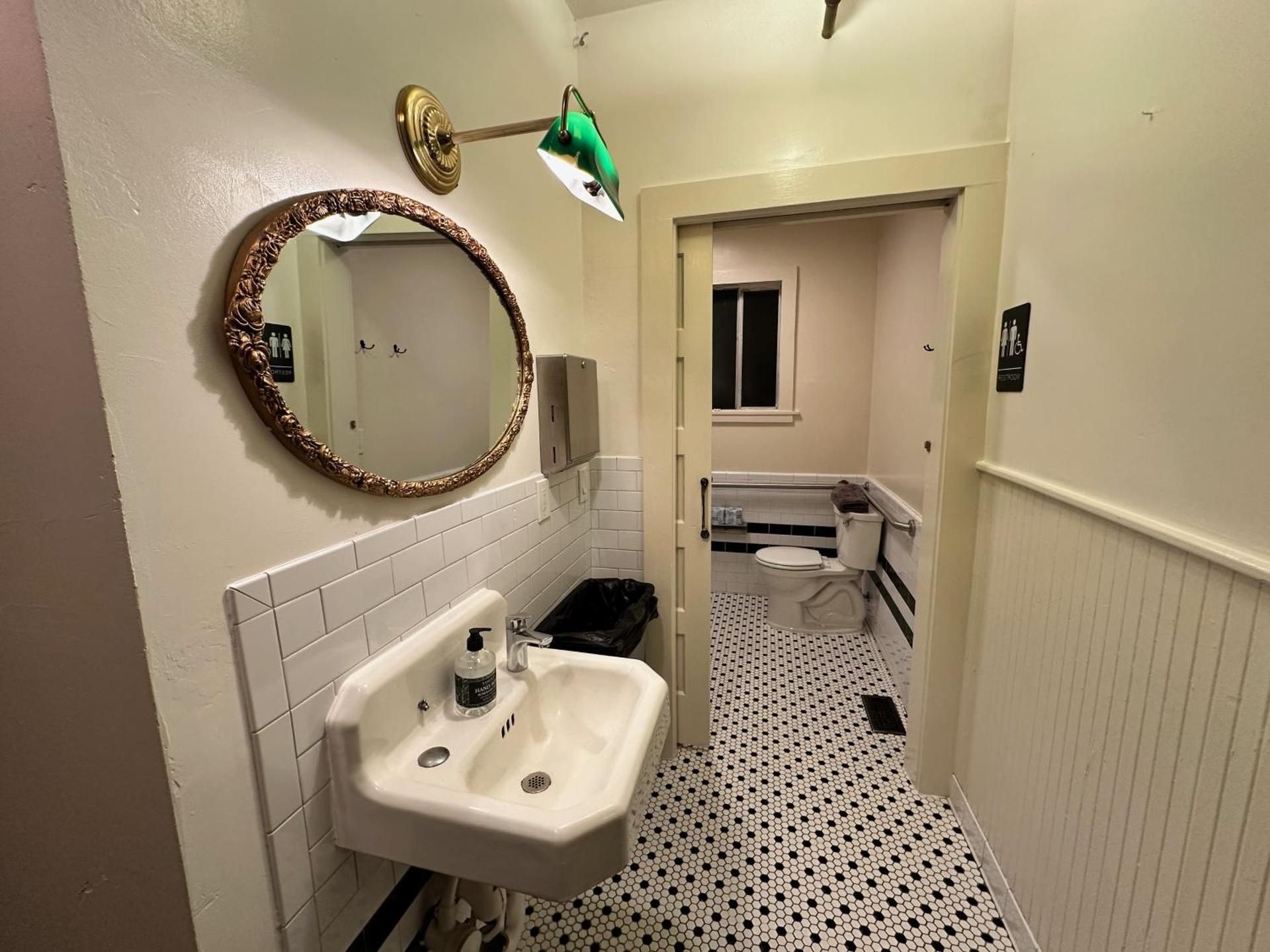 West River House Budget Twin Room 2