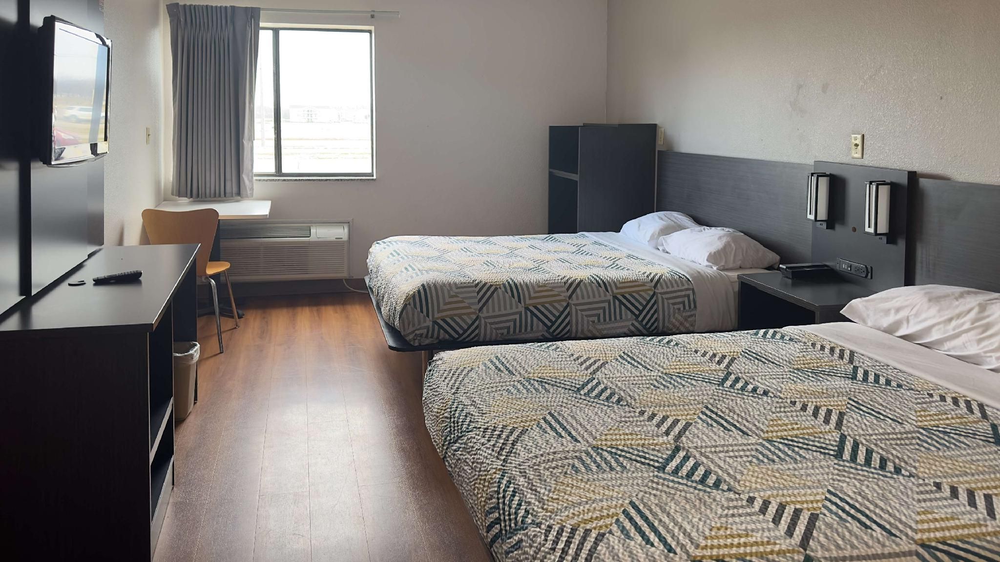 2 Queen Beds | Non-Smoking