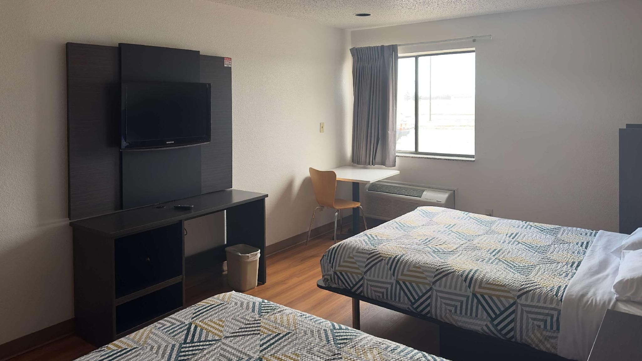 2 Queen Beds | Non-Smoking