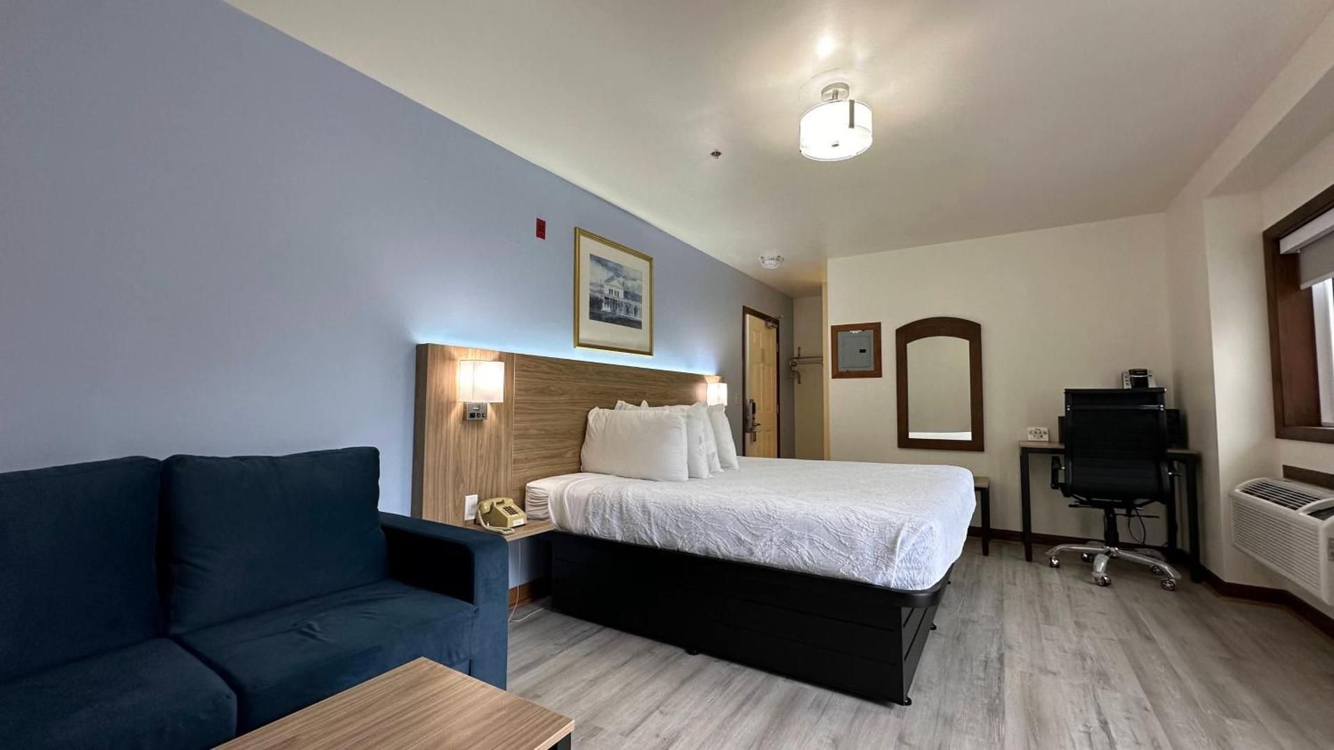 King Room with Balcony