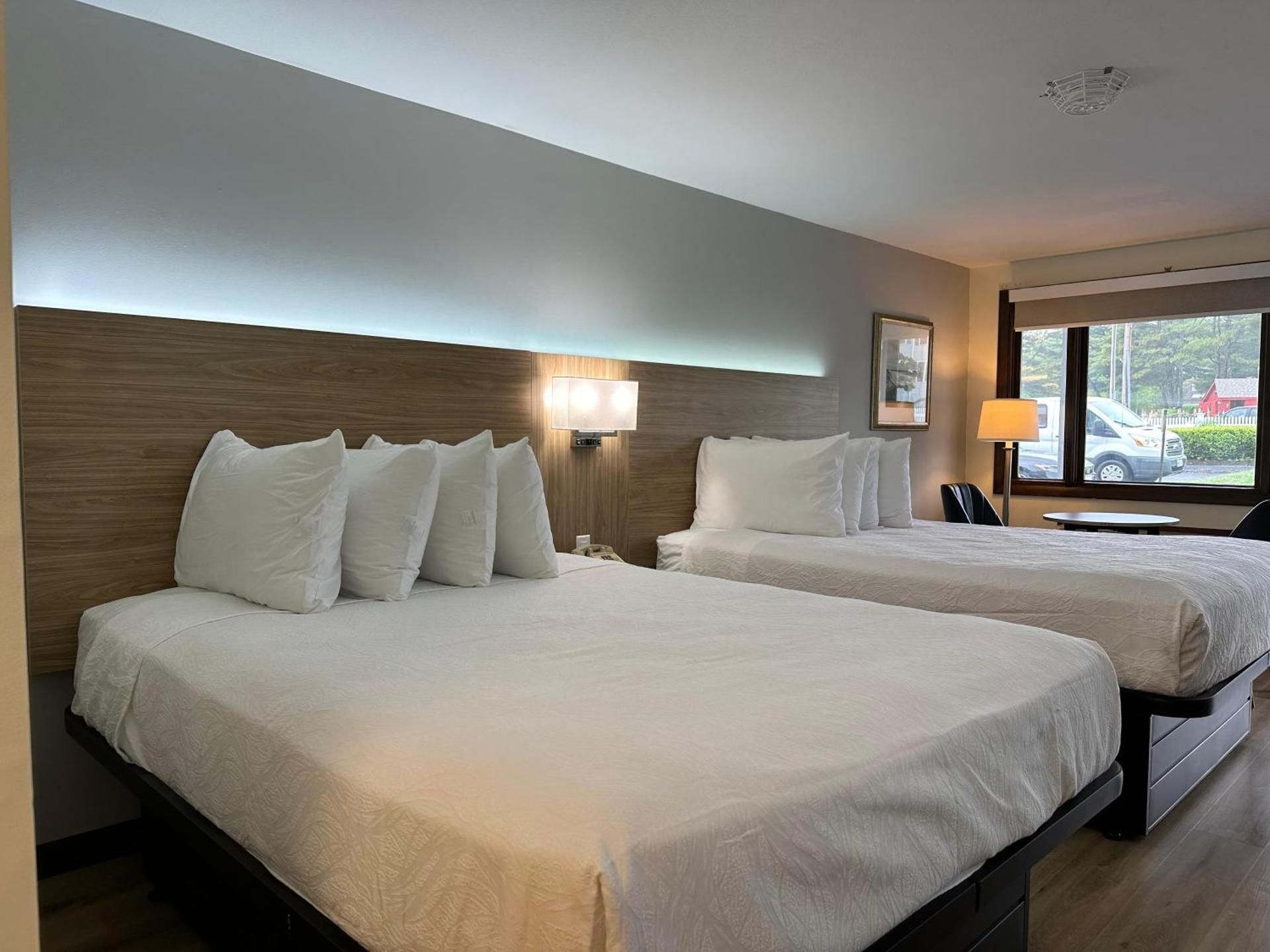 Deluxe Queen Room