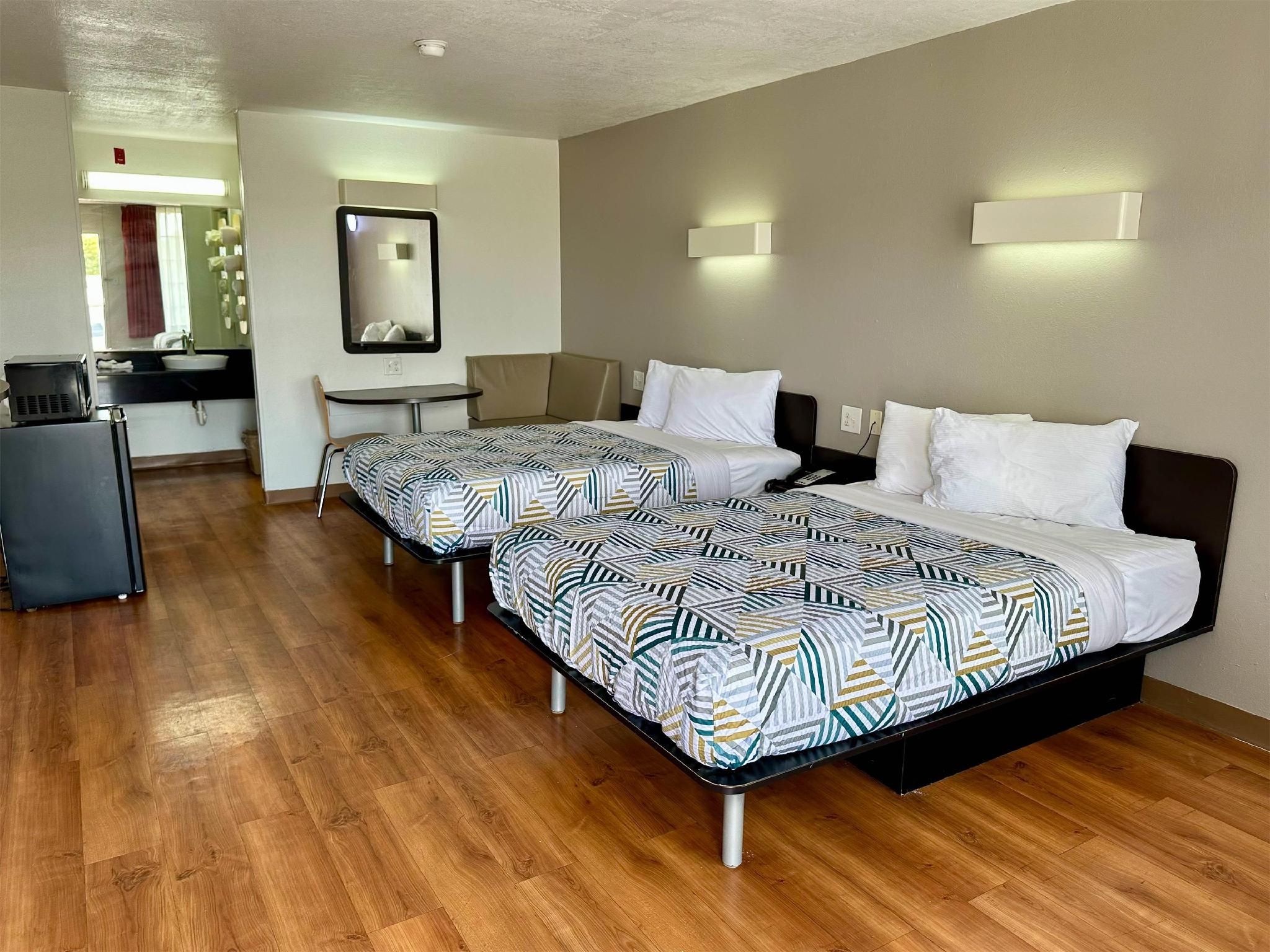 2 Full Beds | Non-Smoking