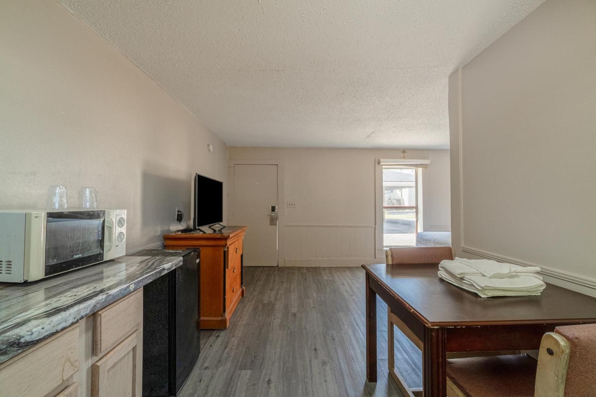 Cypress Inn Motel By OYO West Monroe I-20 Queen Bed Smoking 3