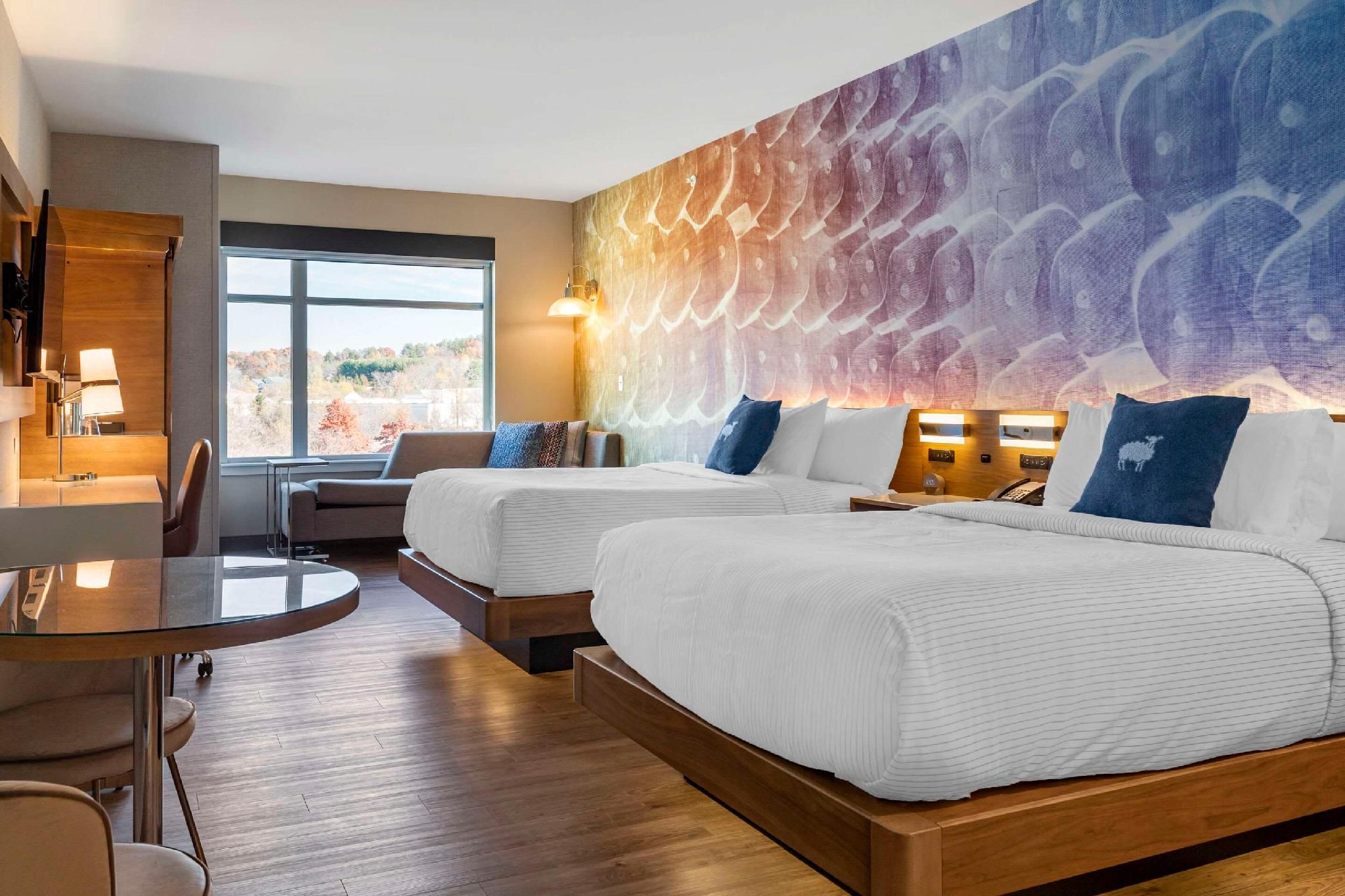 2 Queen Beds, Suite, Nonsmoking