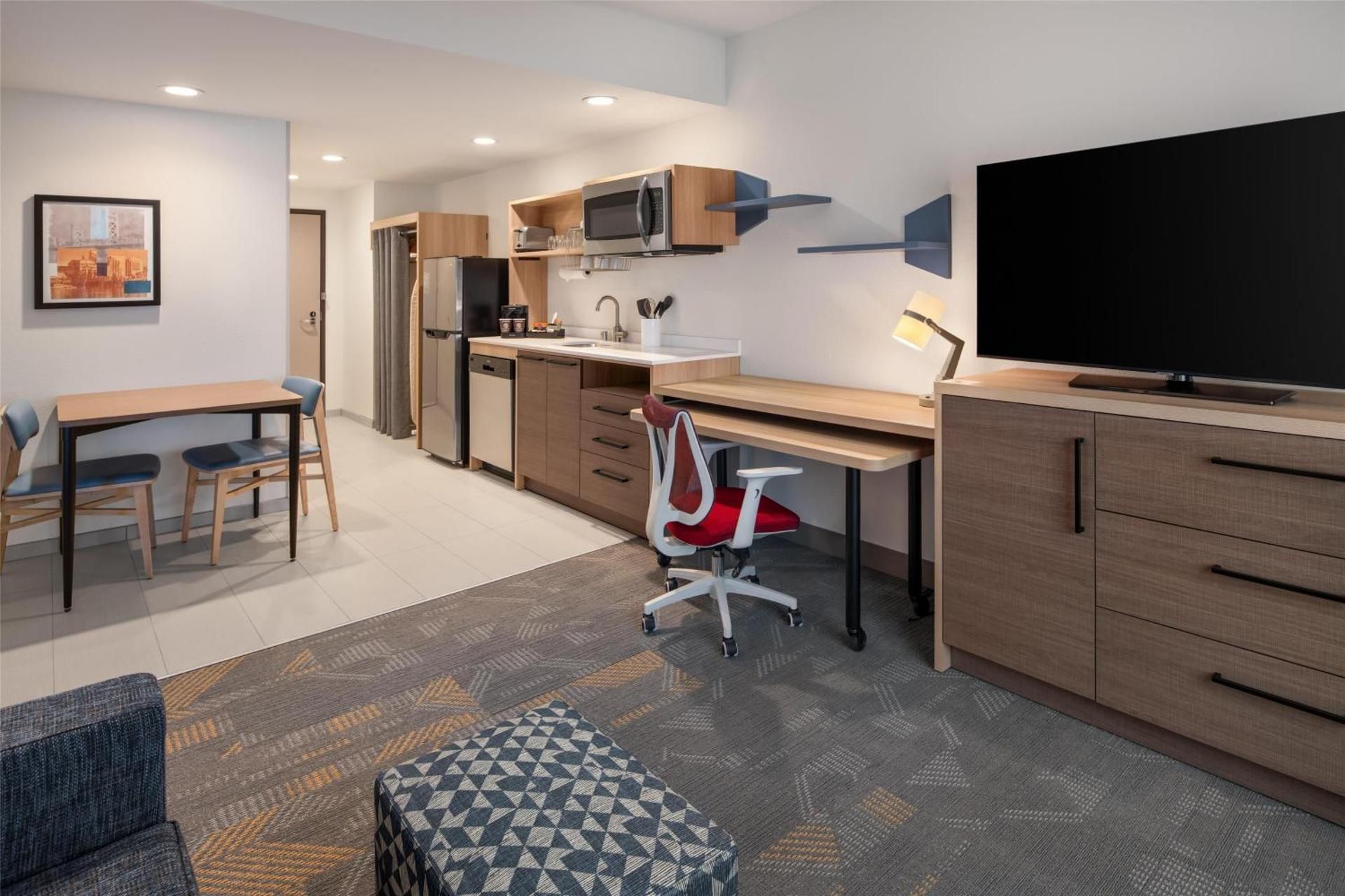 1 Queen Bed 1 Bedroom Suite