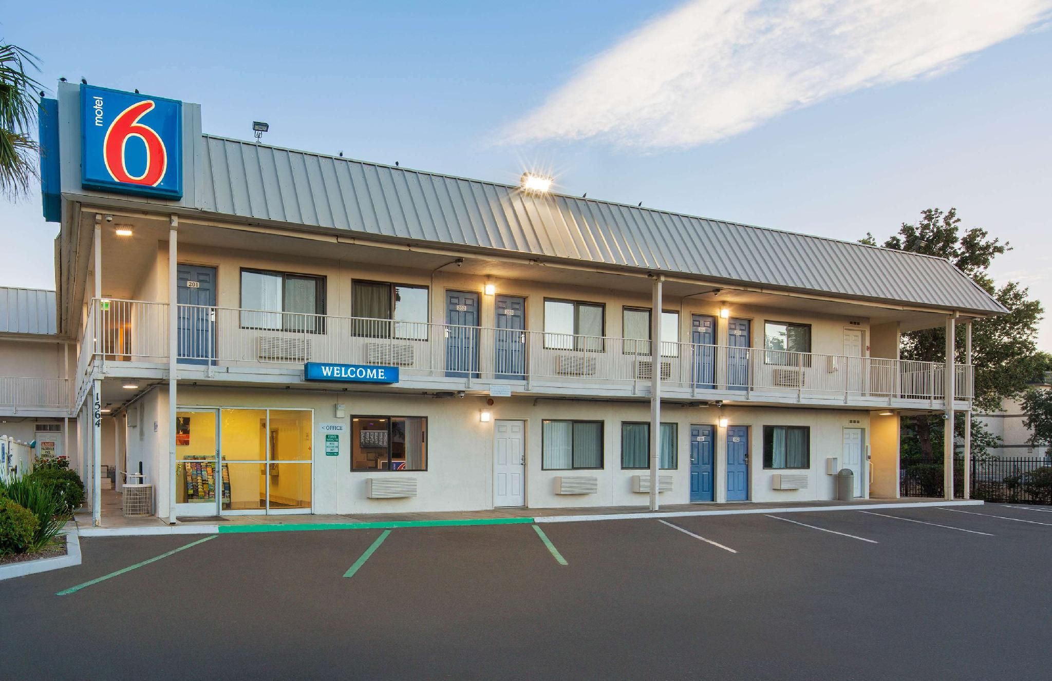 Motel 6 Woodland, CA - Sacramento Airport
