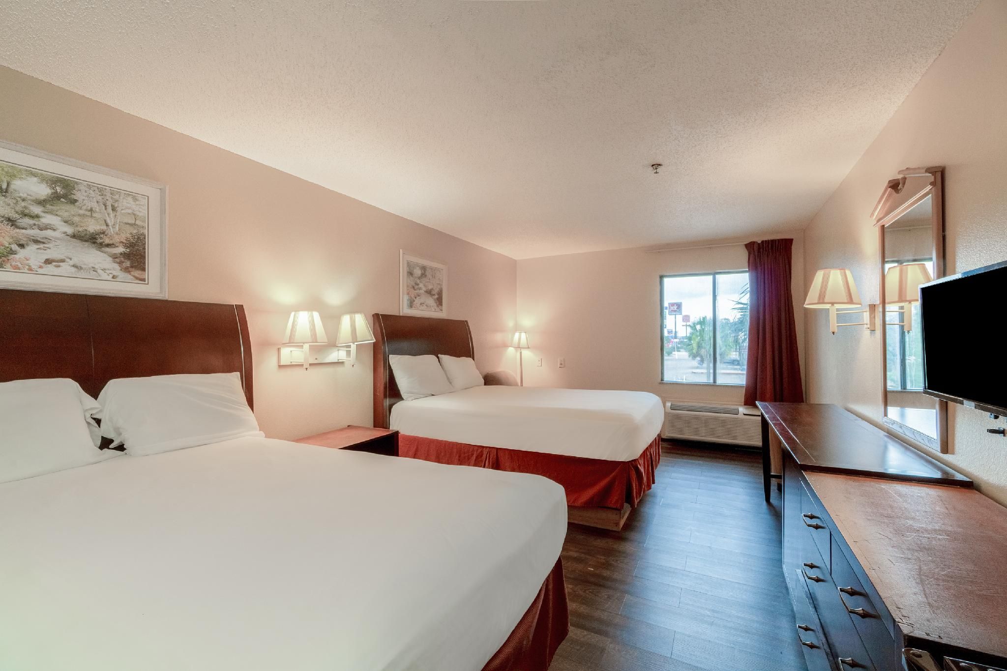 2 Full Bed Smoking with Kitchen