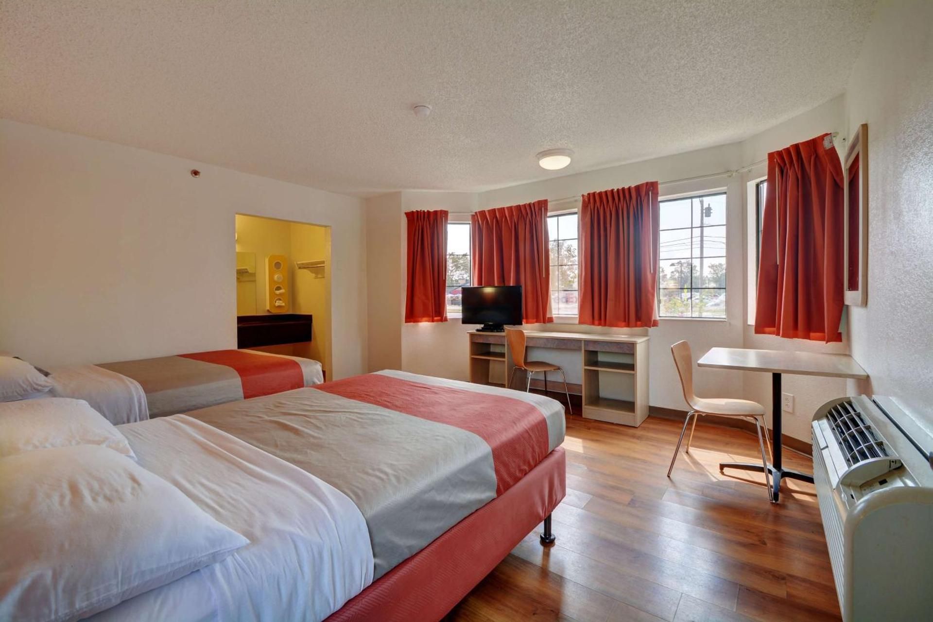 Quadruple Room - Disability Access - Roll in Shower