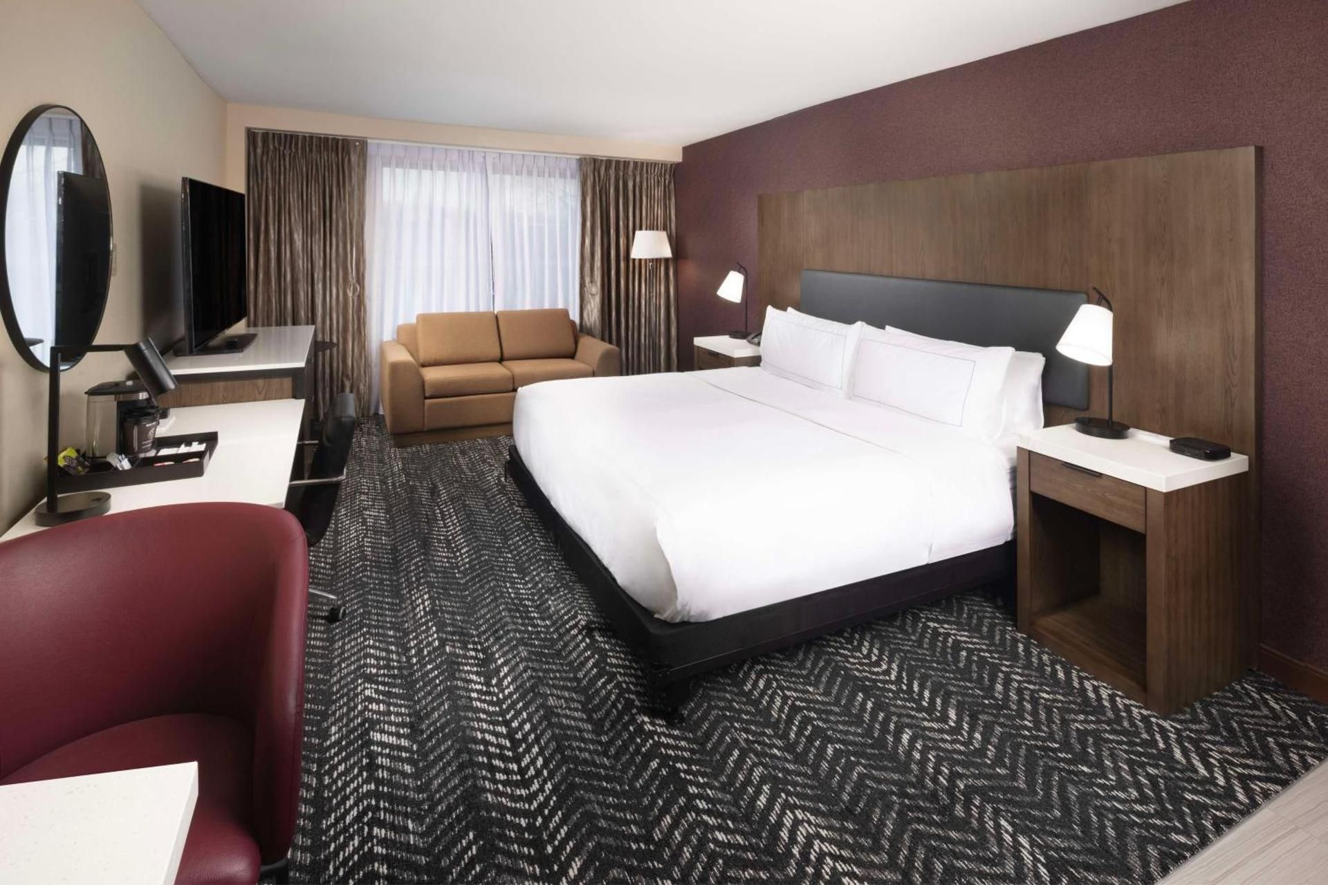 King Room with Large Shower - Mobility Accessible