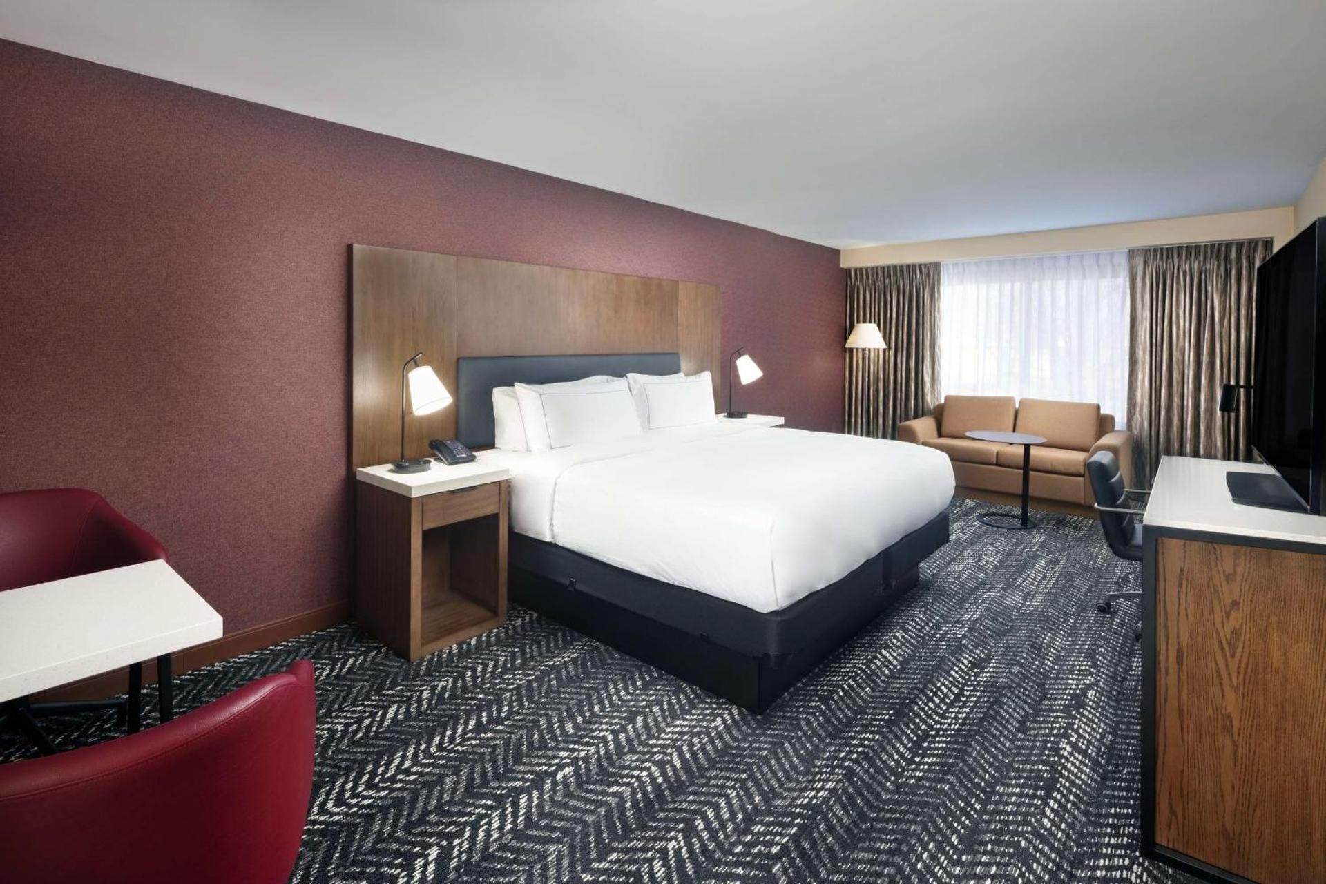 King Room with Large Shower - Mobility Accessible