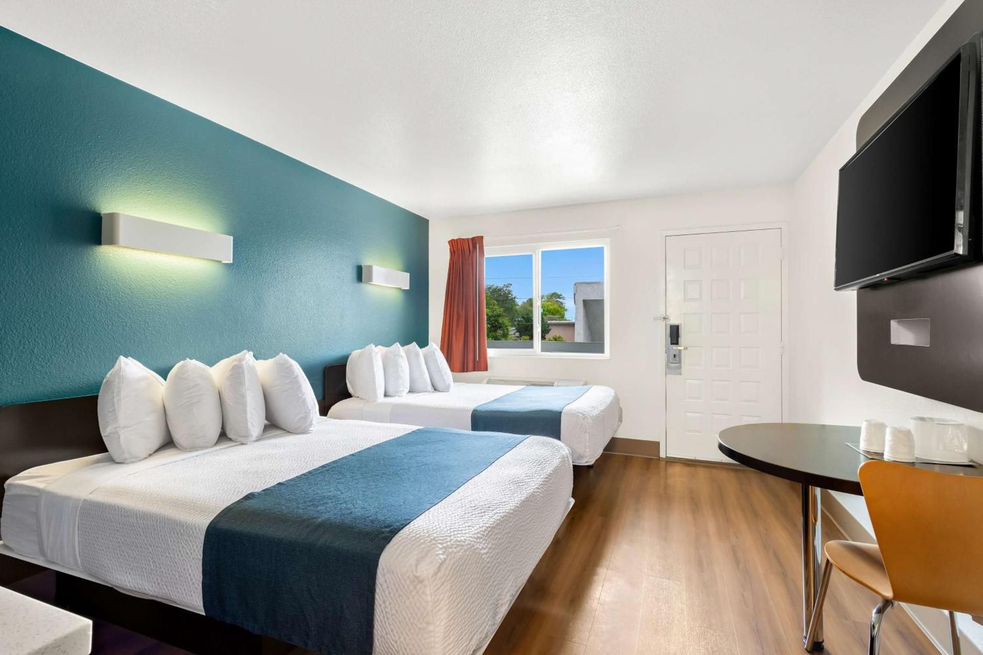Quadruple Room - Non-Smoking