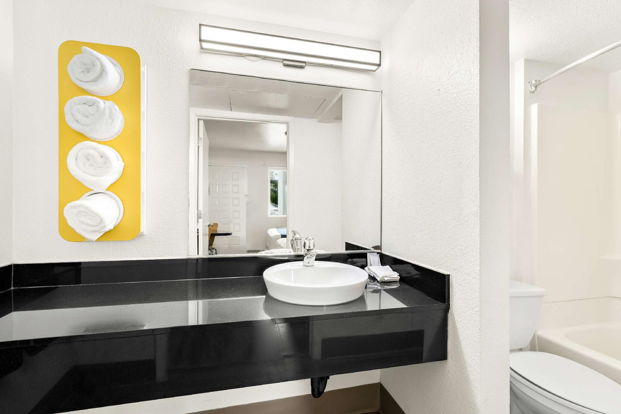 2 Full Beds | Non-Smoking, Micfridge