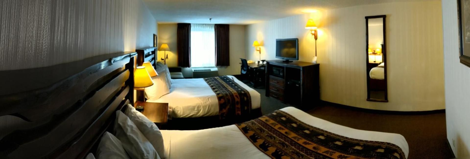 Queen Room with Two Queen Beds and Sofa Bed