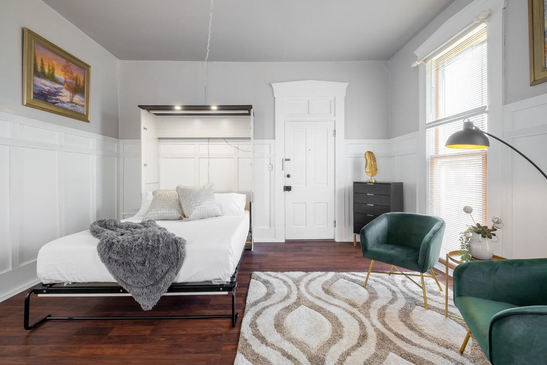 Deluxe Queen Room