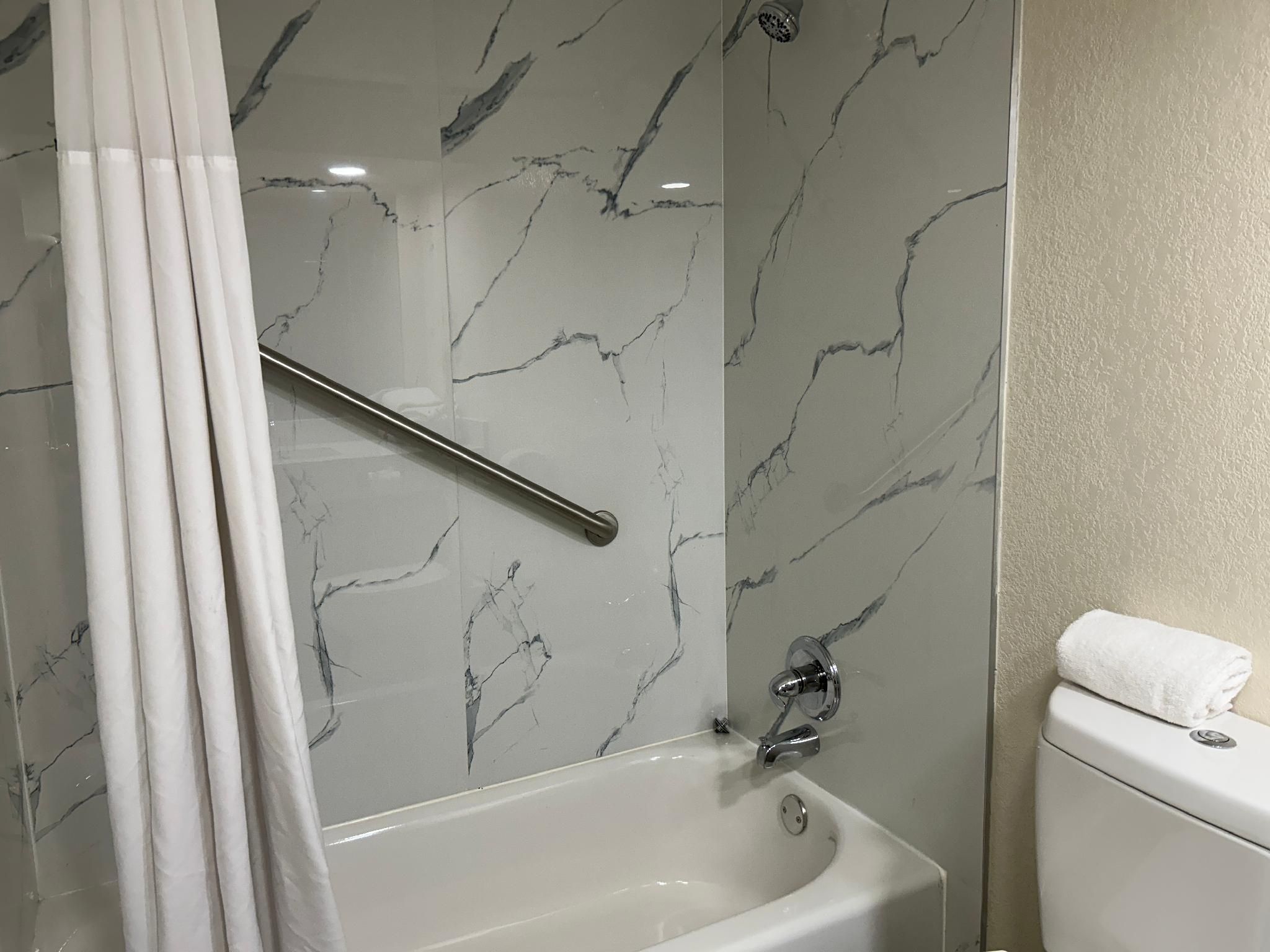 Hilltop Inn & Suites King - Non-Smoking 3