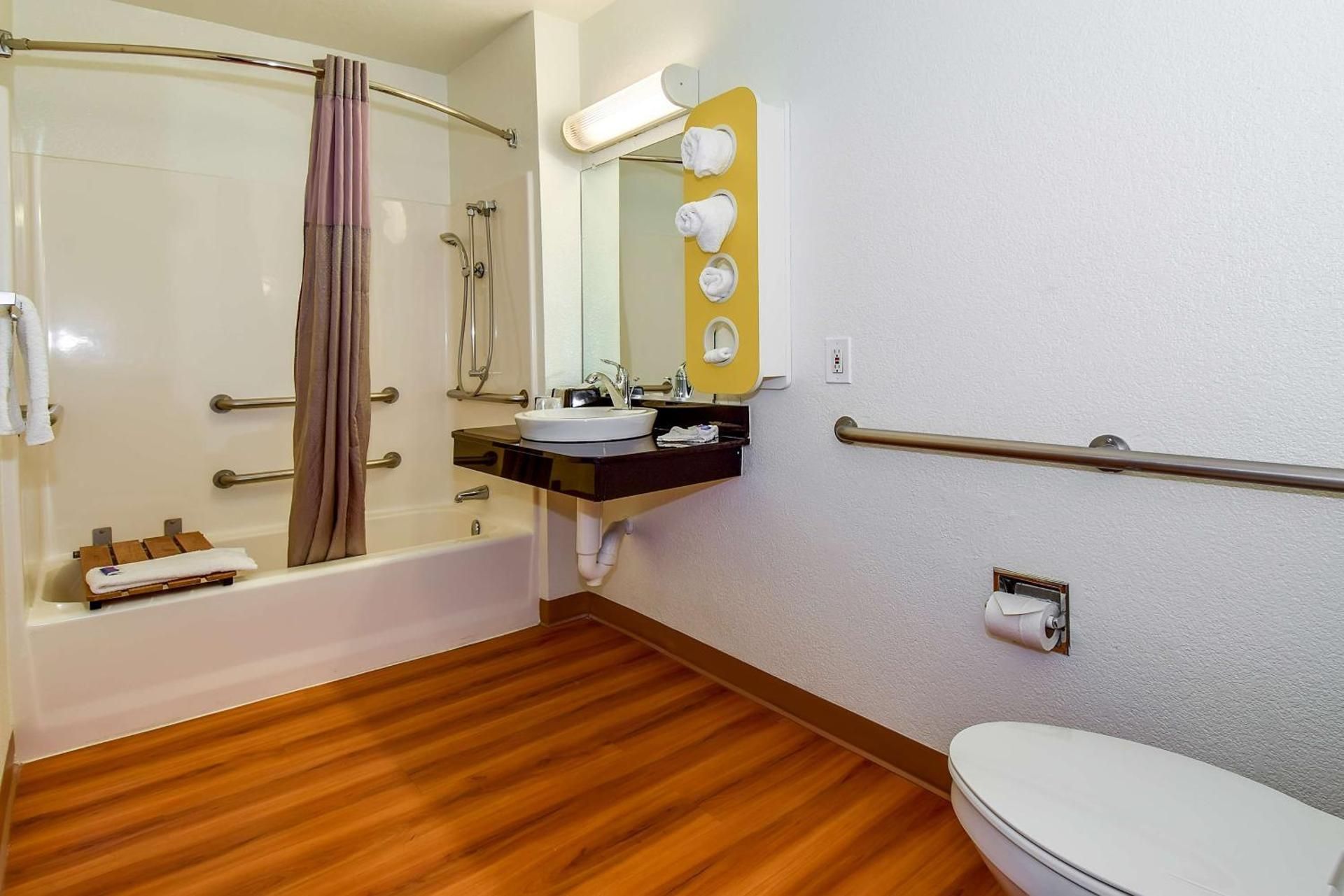 Double Room - Disability Access - Roll In Shower