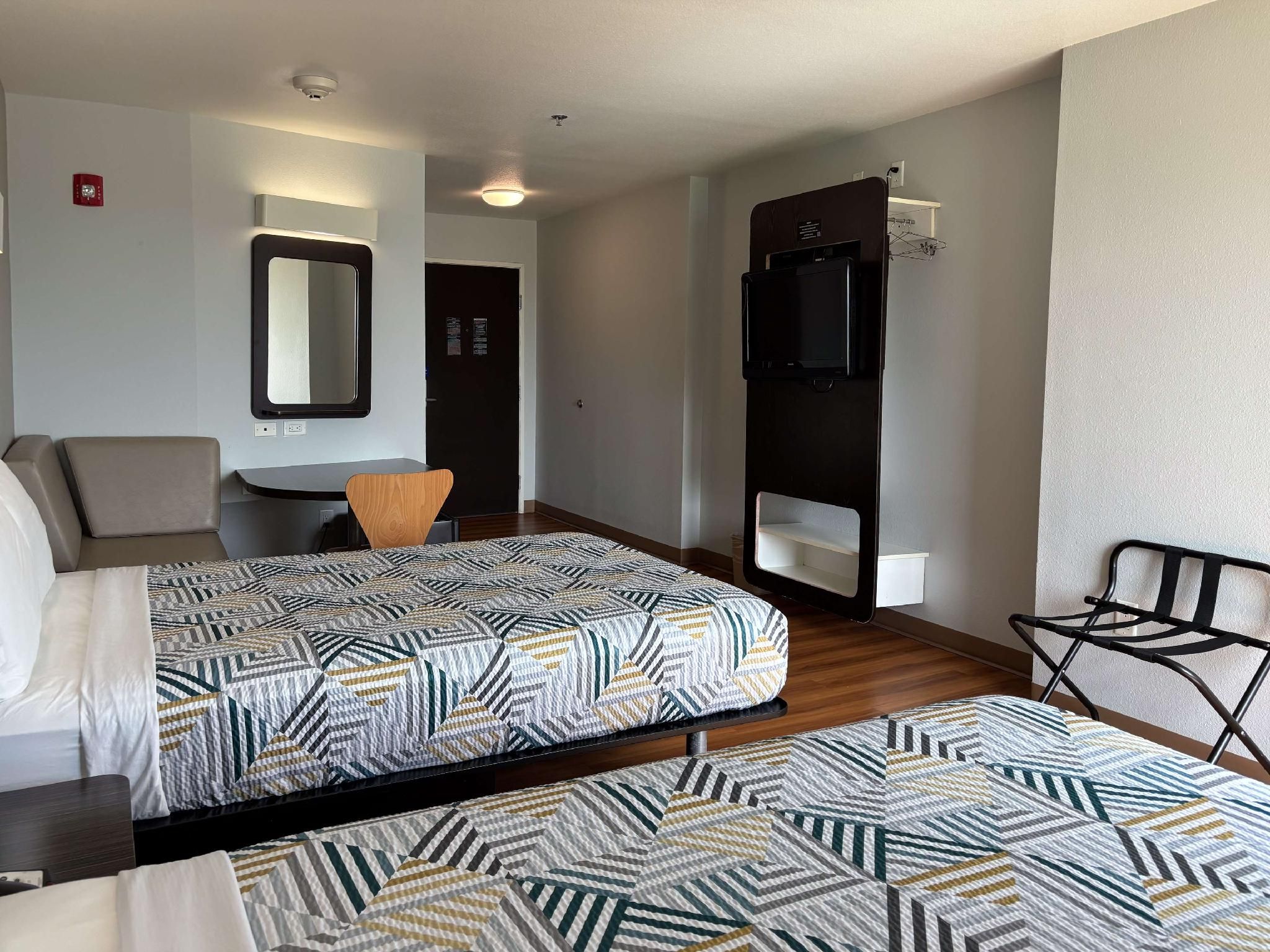 2 FULL BEDS | ACCESSIBLE, NON-SMOKING