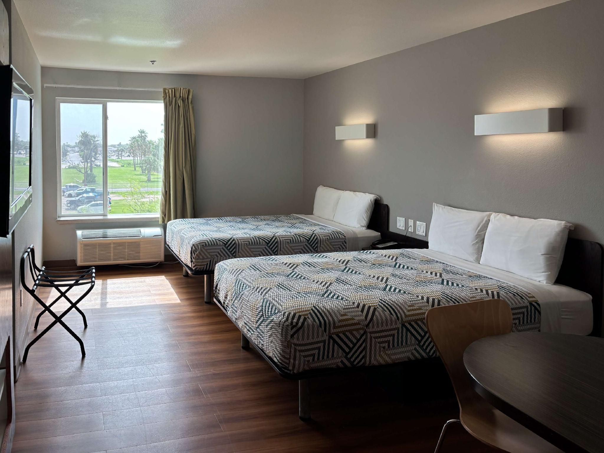 2 FULL BEDS | ACCESSIBLE, NON-SMOKING