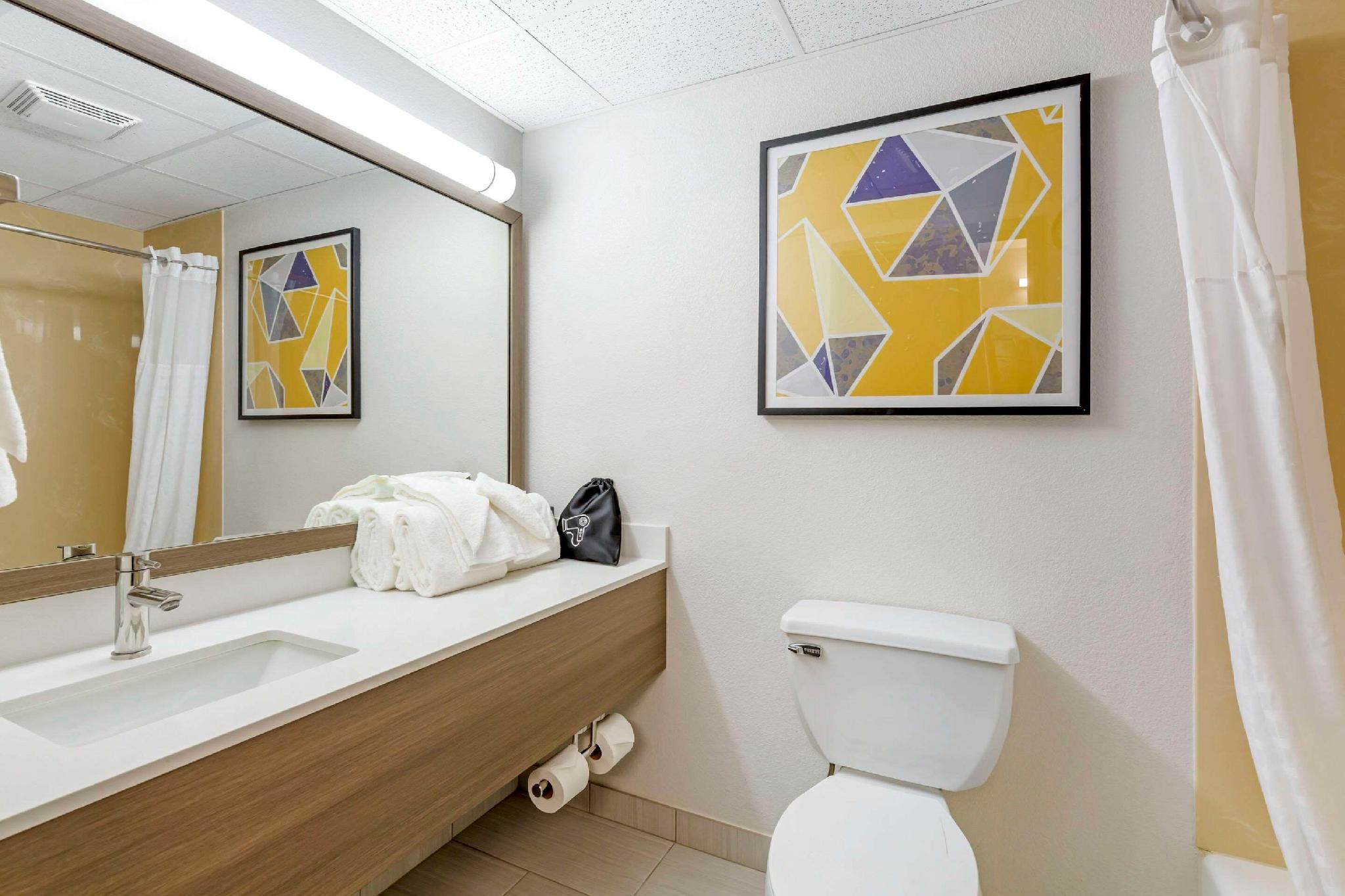 Studio Suite 2 Queen Beds Non Smoking