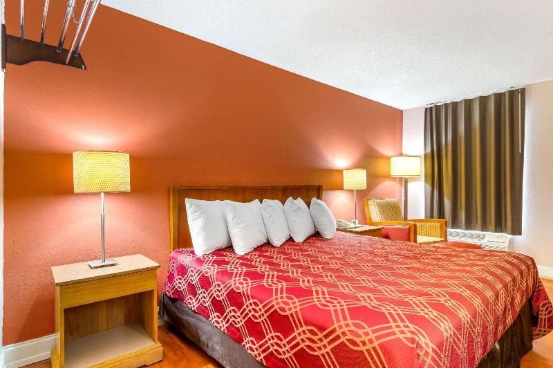 King Room - Accessible/Non-Smoking