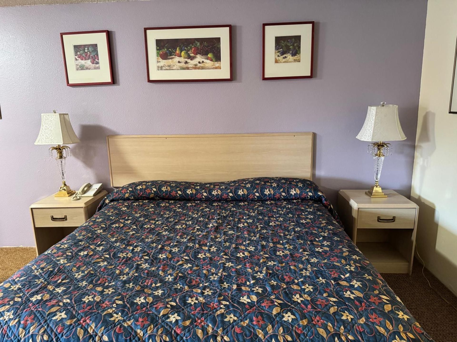 Deluxe Room (2 Adults + 1 Child)