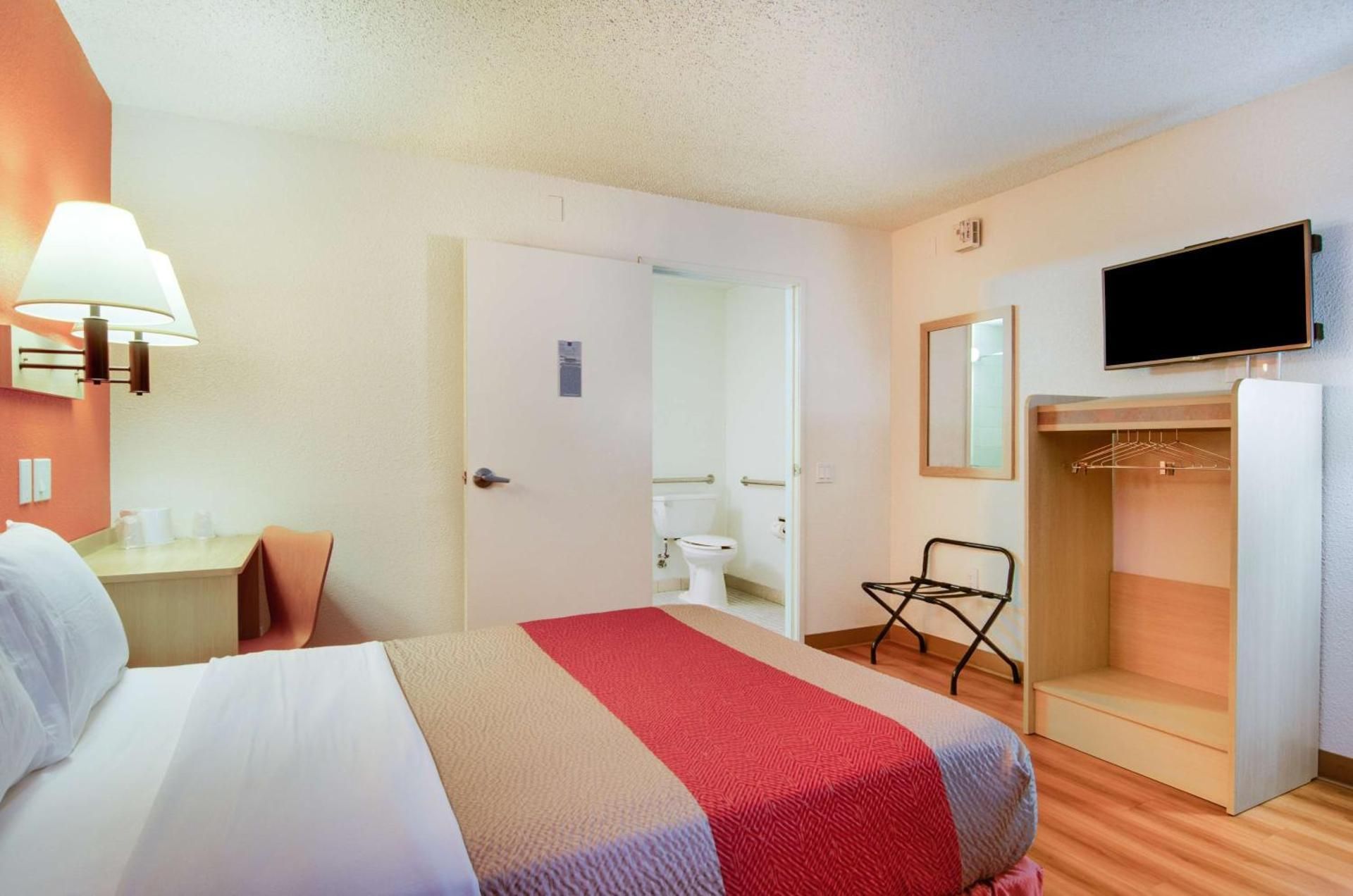 Double Room - Disability Access - Non-Smoking