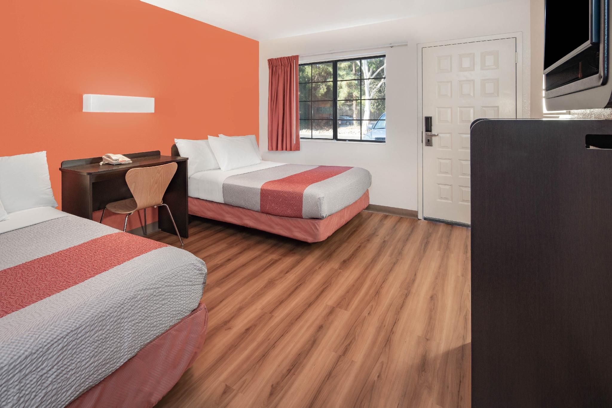 Motel 6 Thousand Oaks, CA 2 Full Beds | ADA/RI Shower/Mini Fridge 2