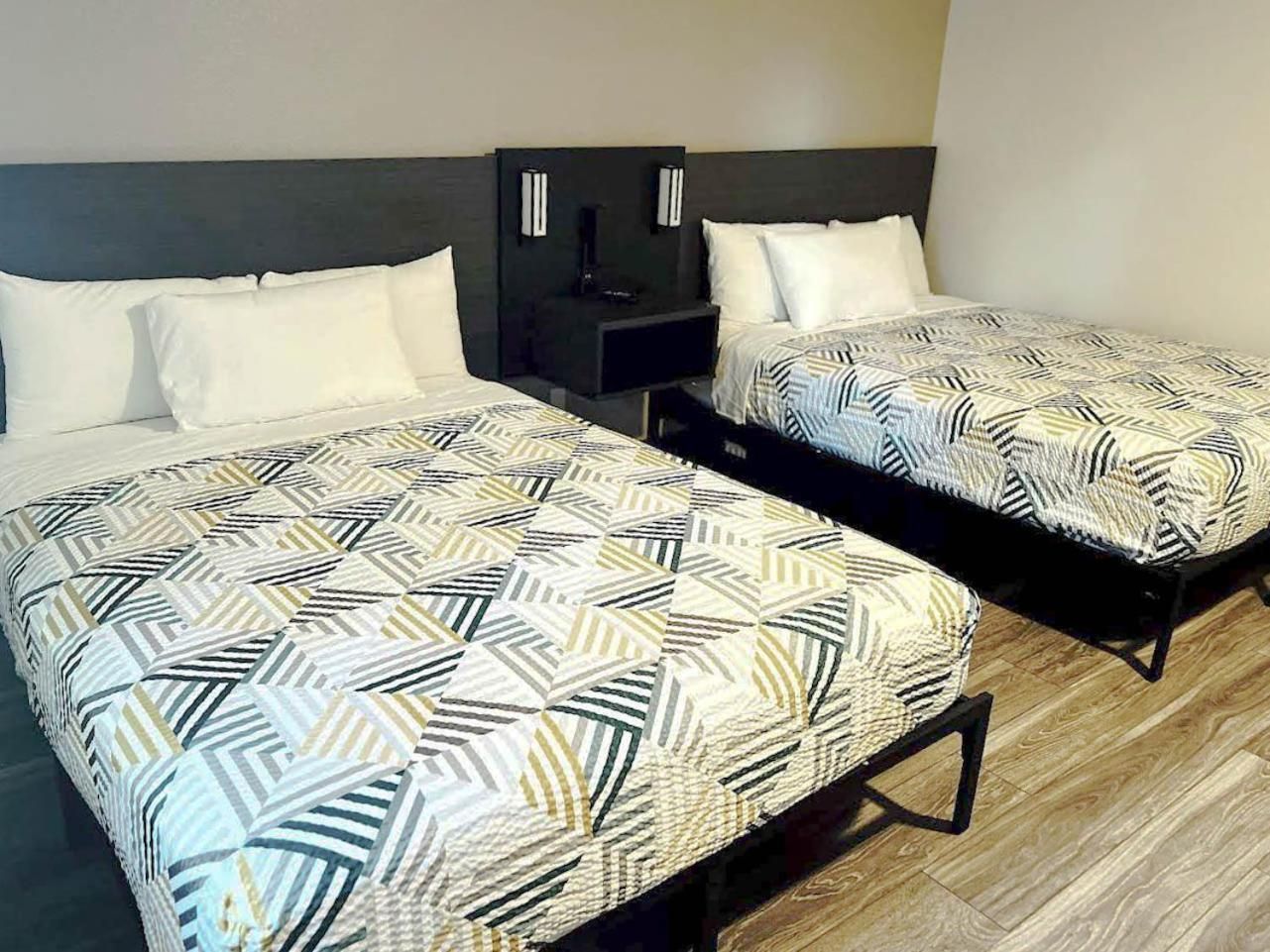 2 Queen Beds Accessible Room Non Smoking