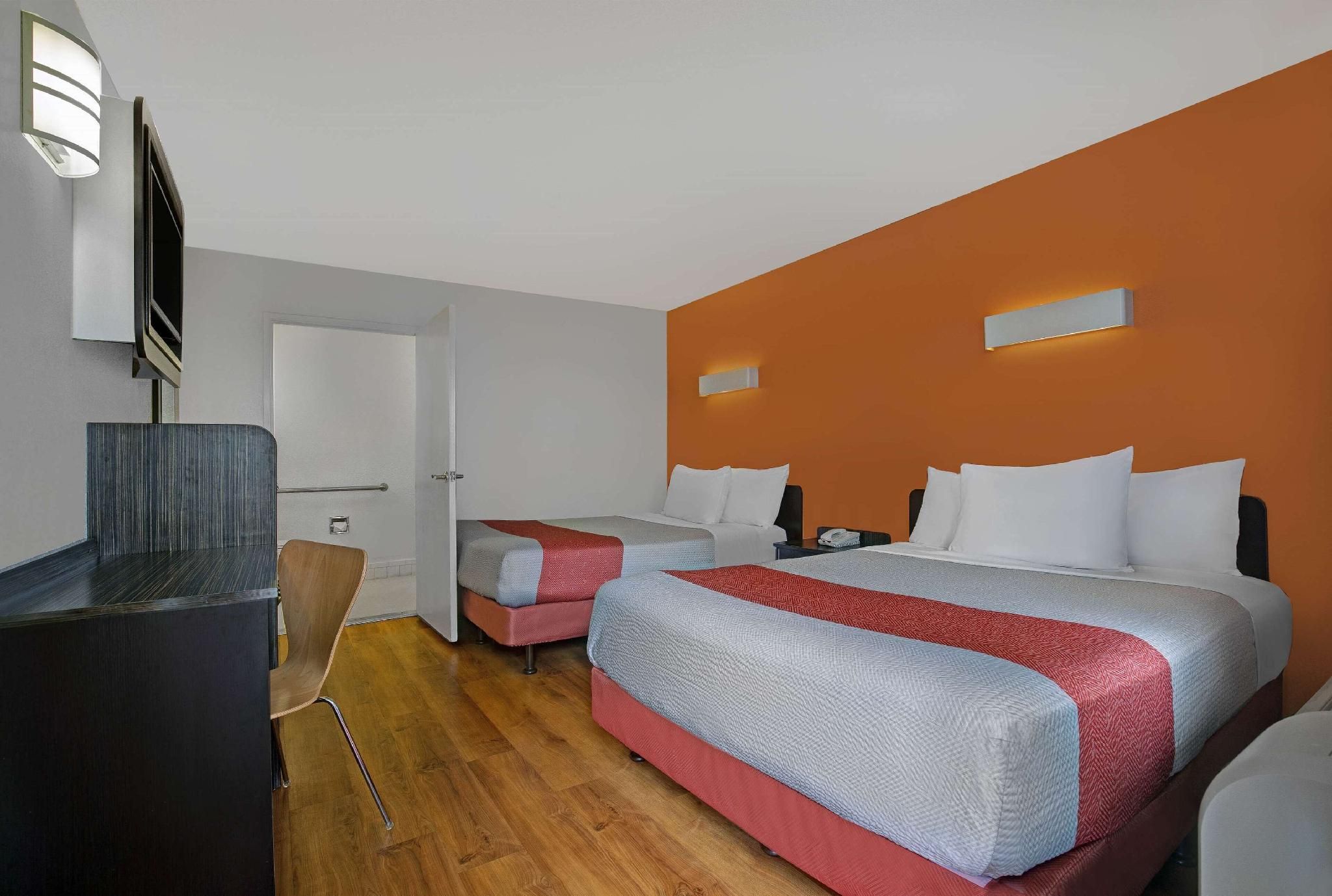 2 Full Beds | Non-Smoking