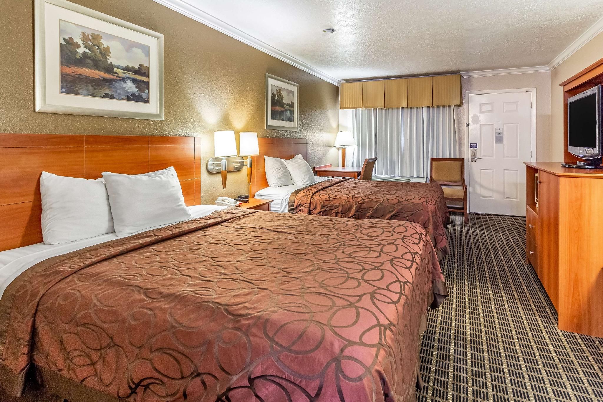 2 Queen Beds | Non-Smoking, Micfridge