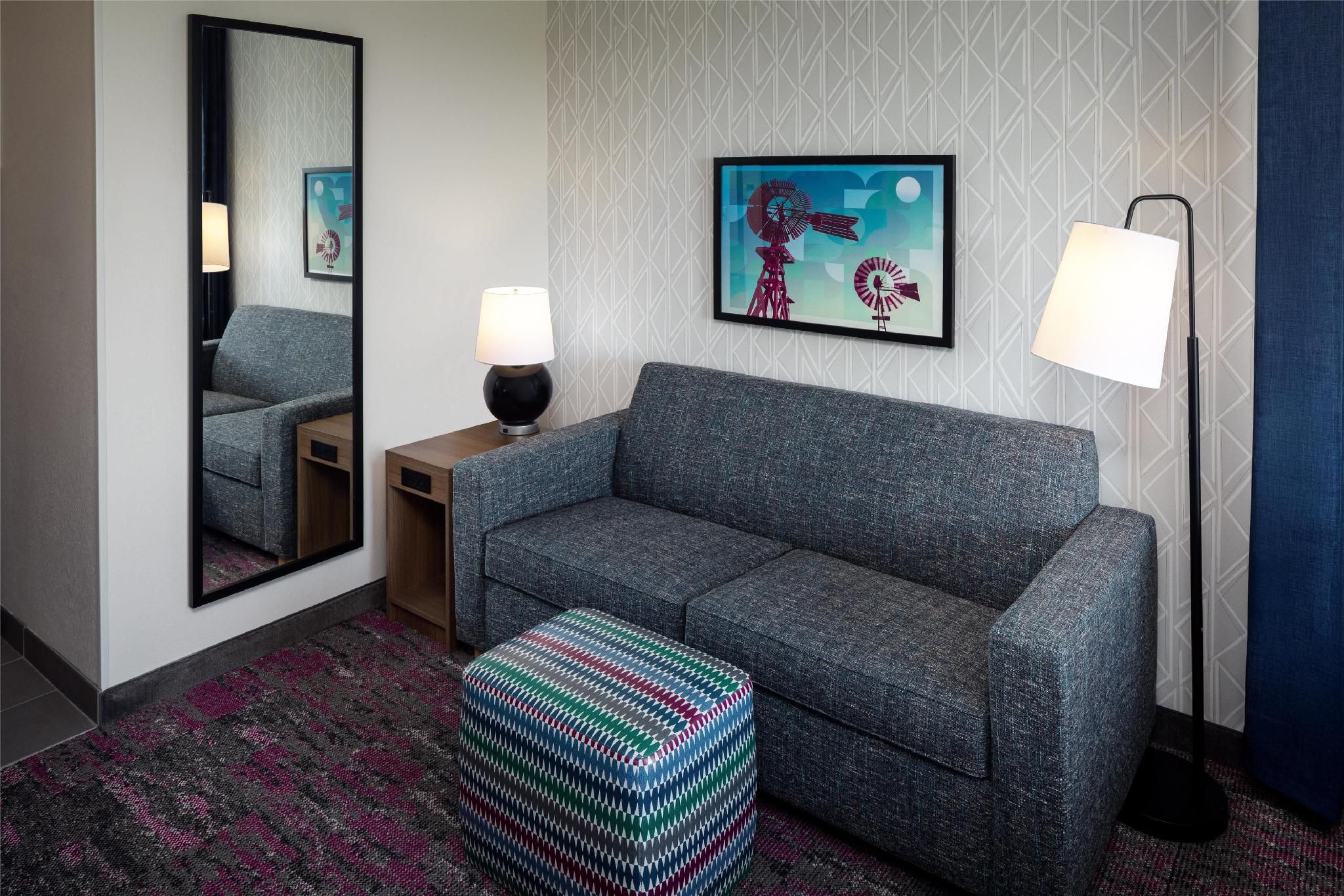 2 Queen Hearing Accessible Studio Suite