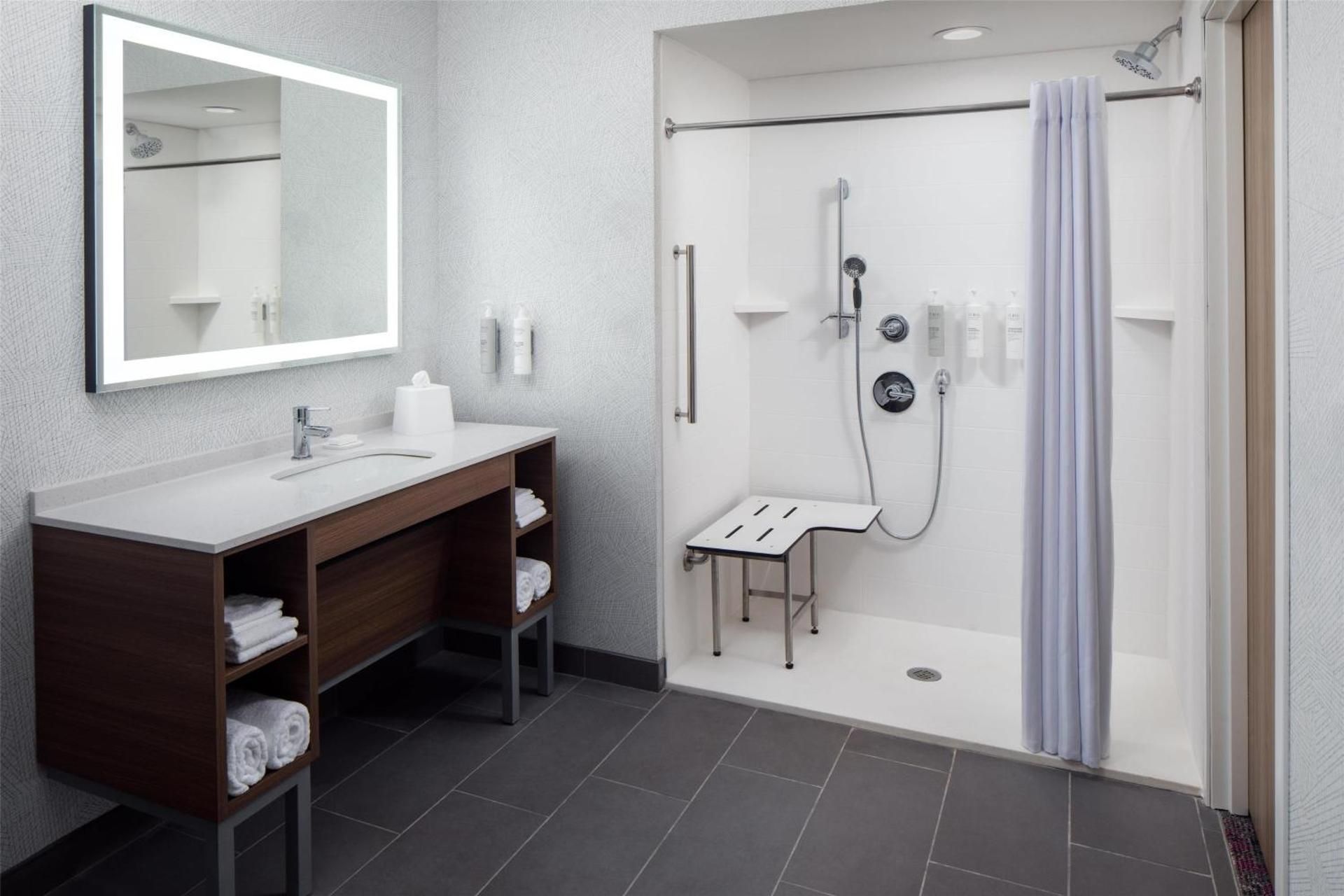 Queen Studio Suite with Roll-In Shower - Mobility Accessible