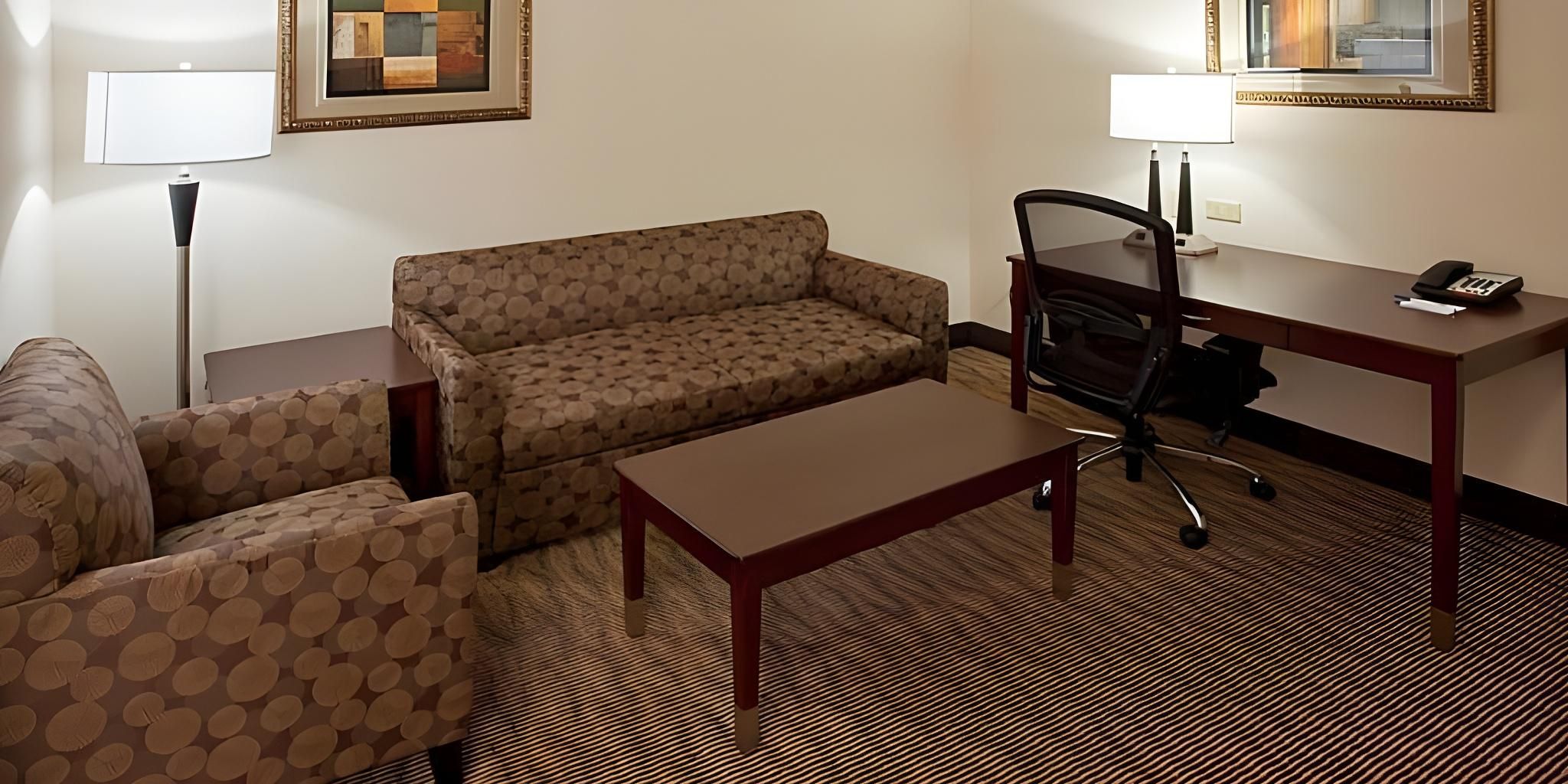 2 Queen One Bedroom Suite