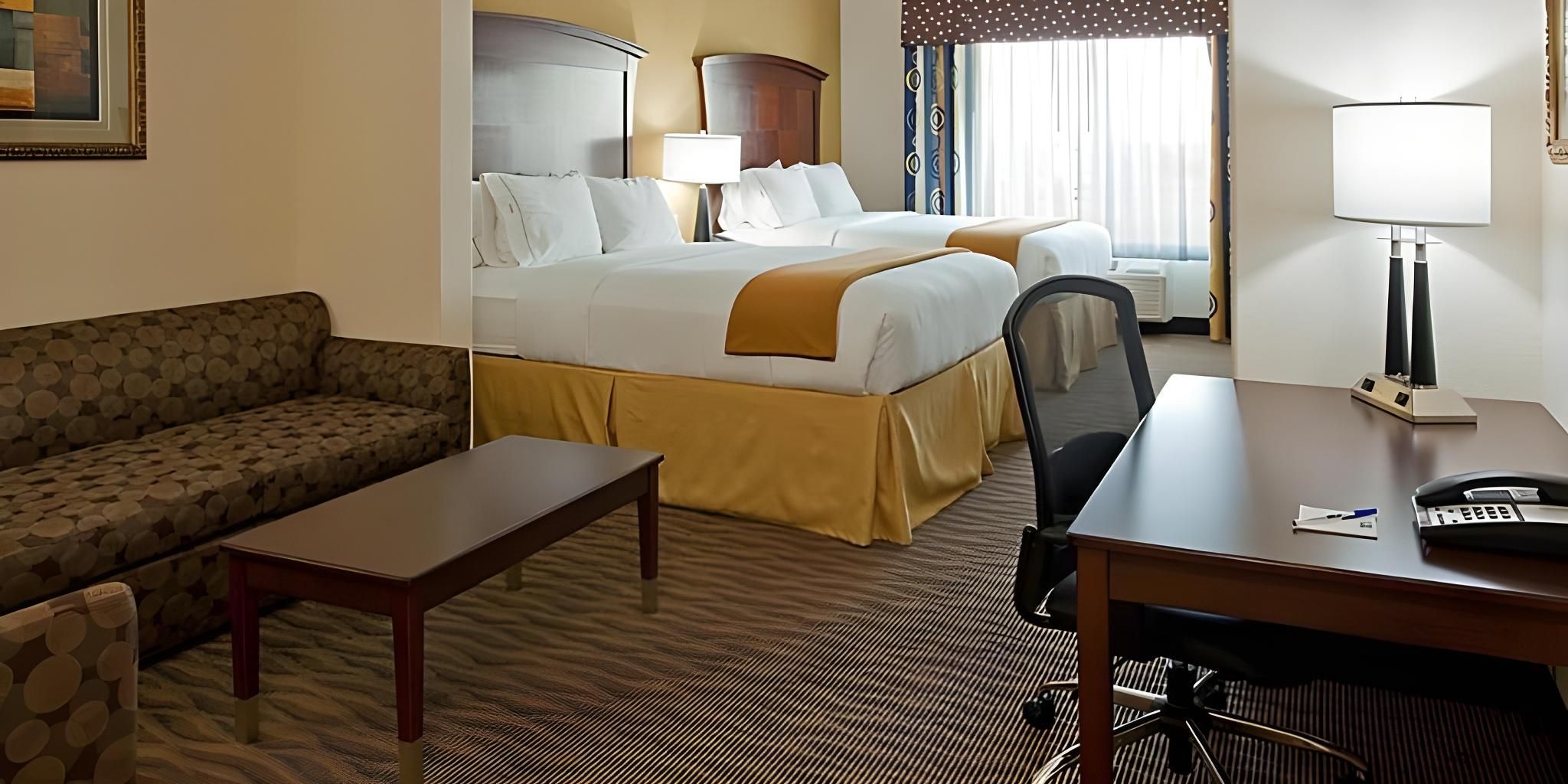 2 Queen One Bedroom Suite