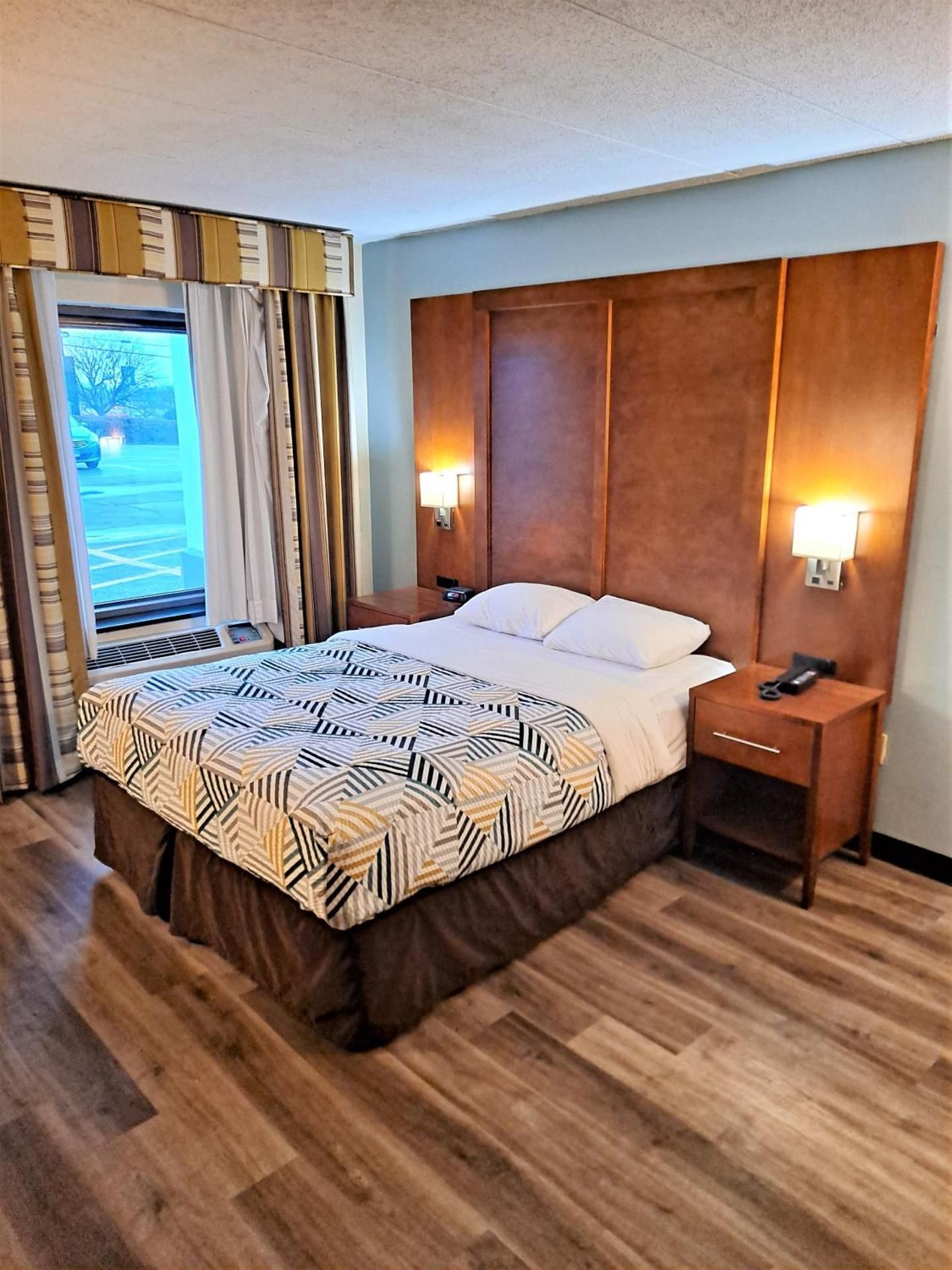 Queen Room - Disability Access - Roll in Shower