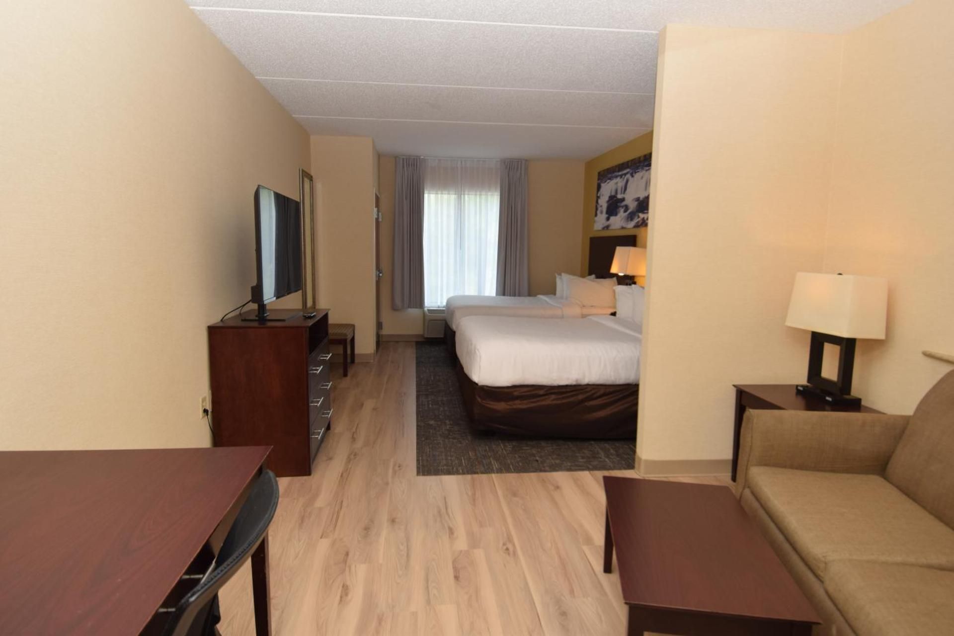 Queen Suite with Two Queen Beds