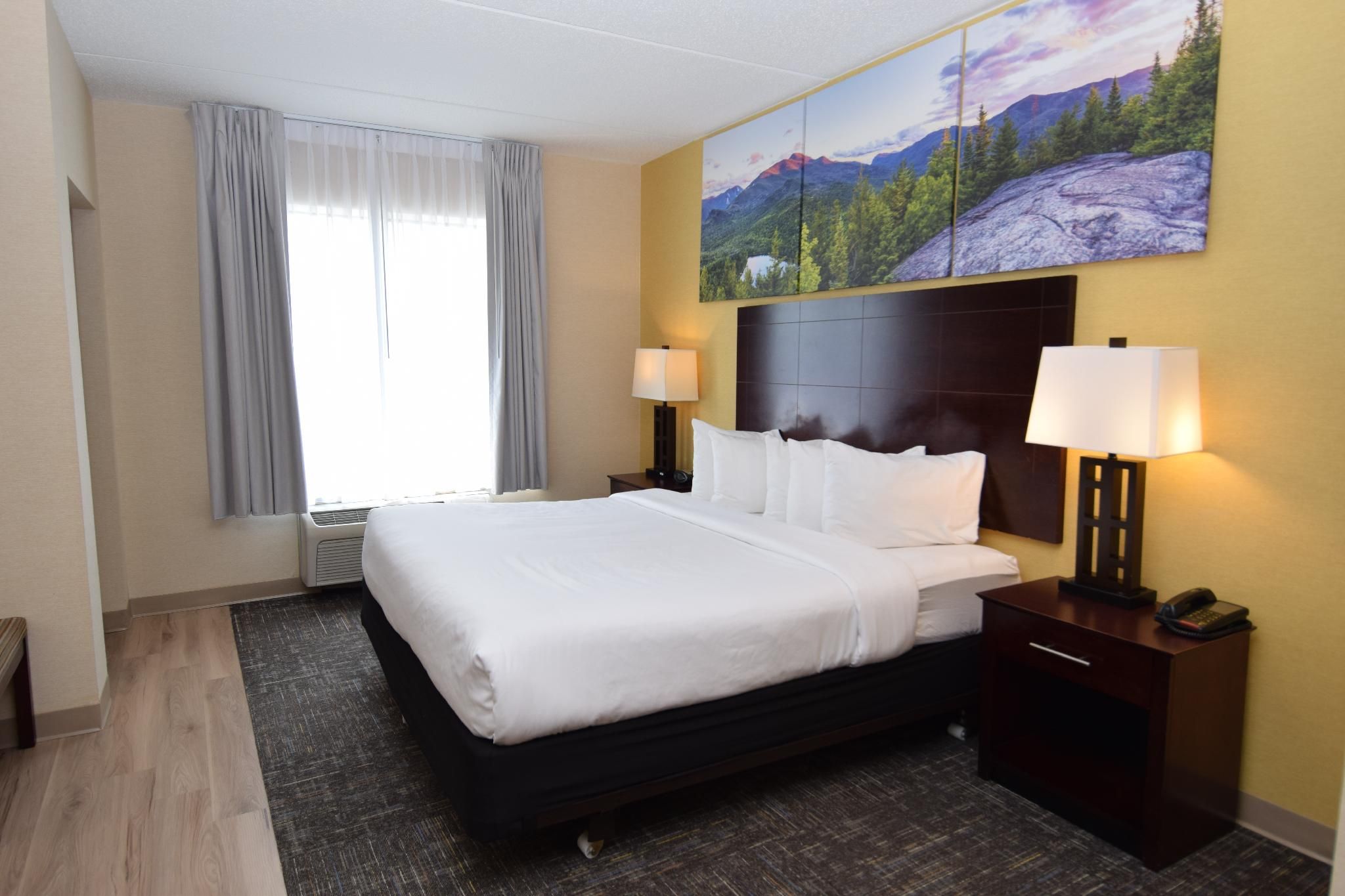 Cicero Grand - Syracuse North King Suite