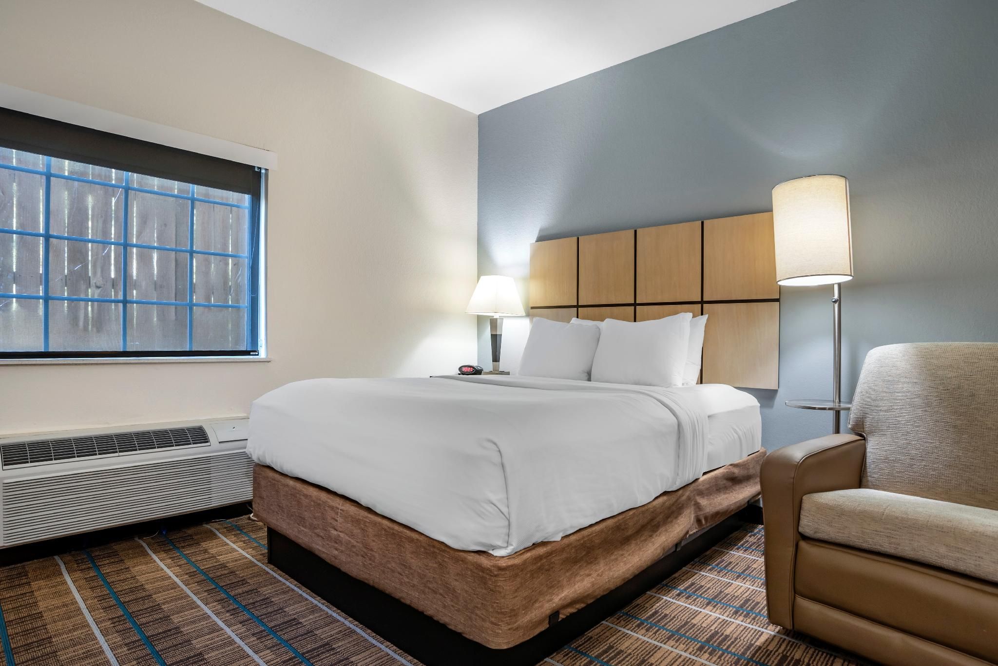 1 Queen Bed, Suite, Nonsmoking, Accessible