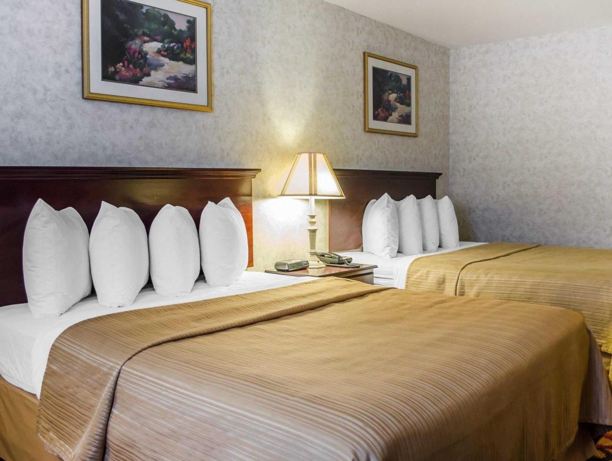 Queen Room with Two Queen Beds - Non-Smoking